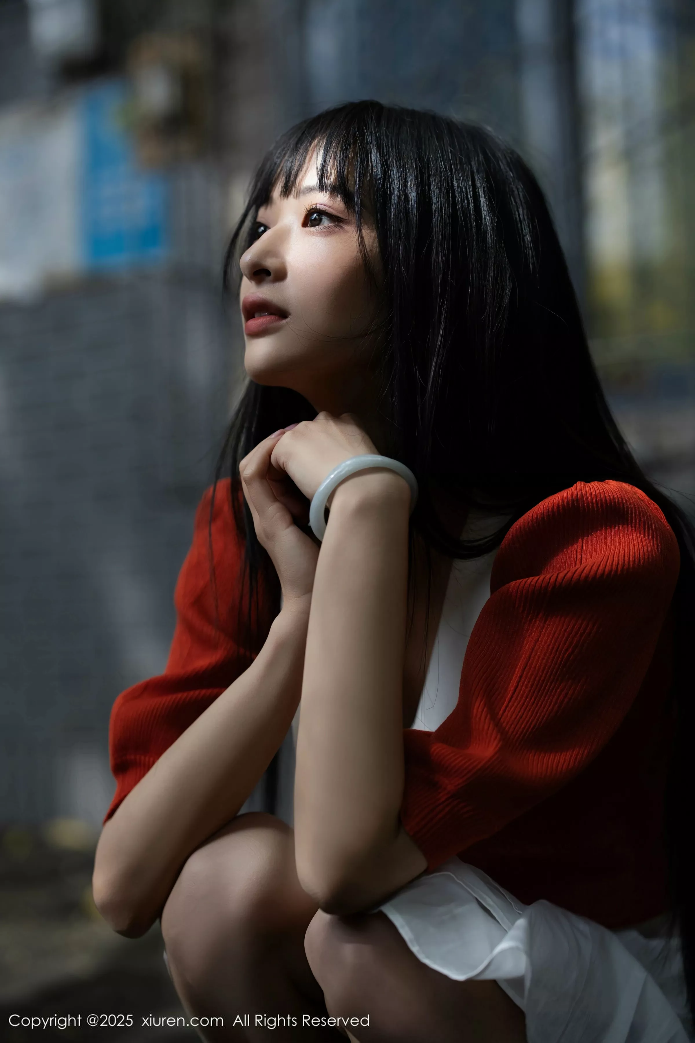   [XiuRen]高清写真图 2025.05.08 No.10247 茂木希子 橙色T恤第10张图片