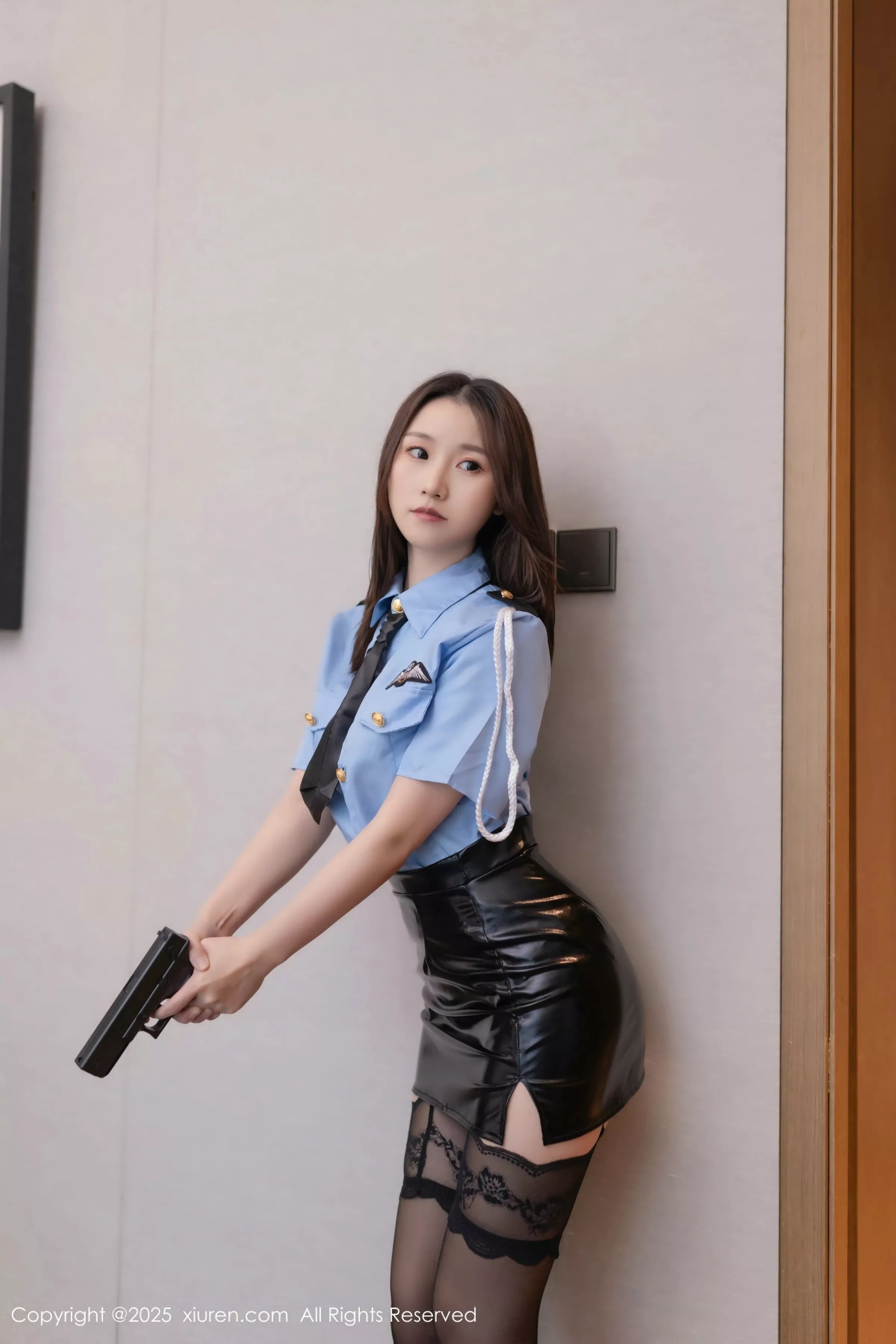   [XiuRen]高清写真图 2025.05.14 No.10277 杏子Yada 制服诱惑第7张图片