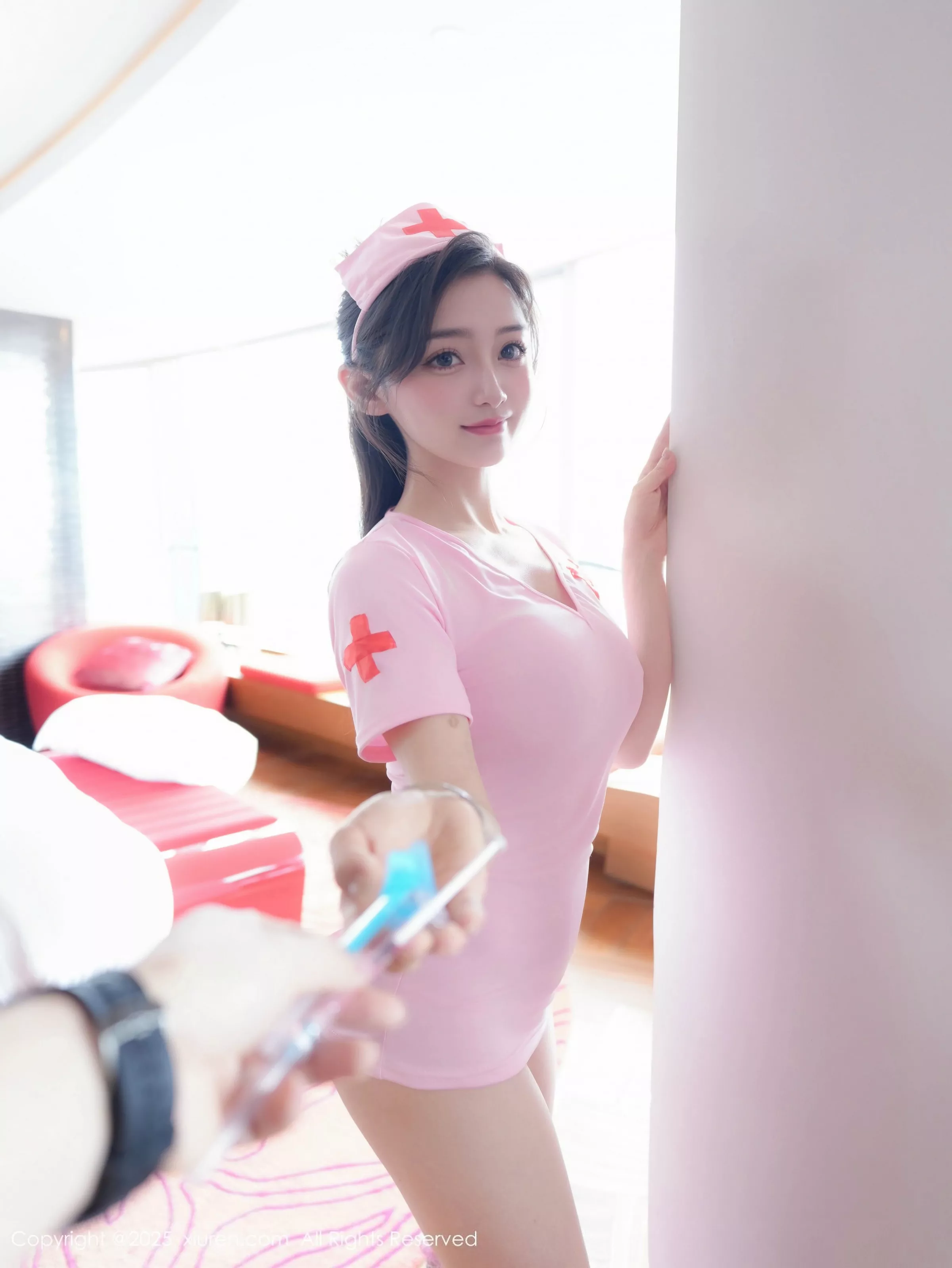   [XiuRen]高清写真图 2025.05.14 No.10275 Annie_baby 粉色丝袜第9张图片