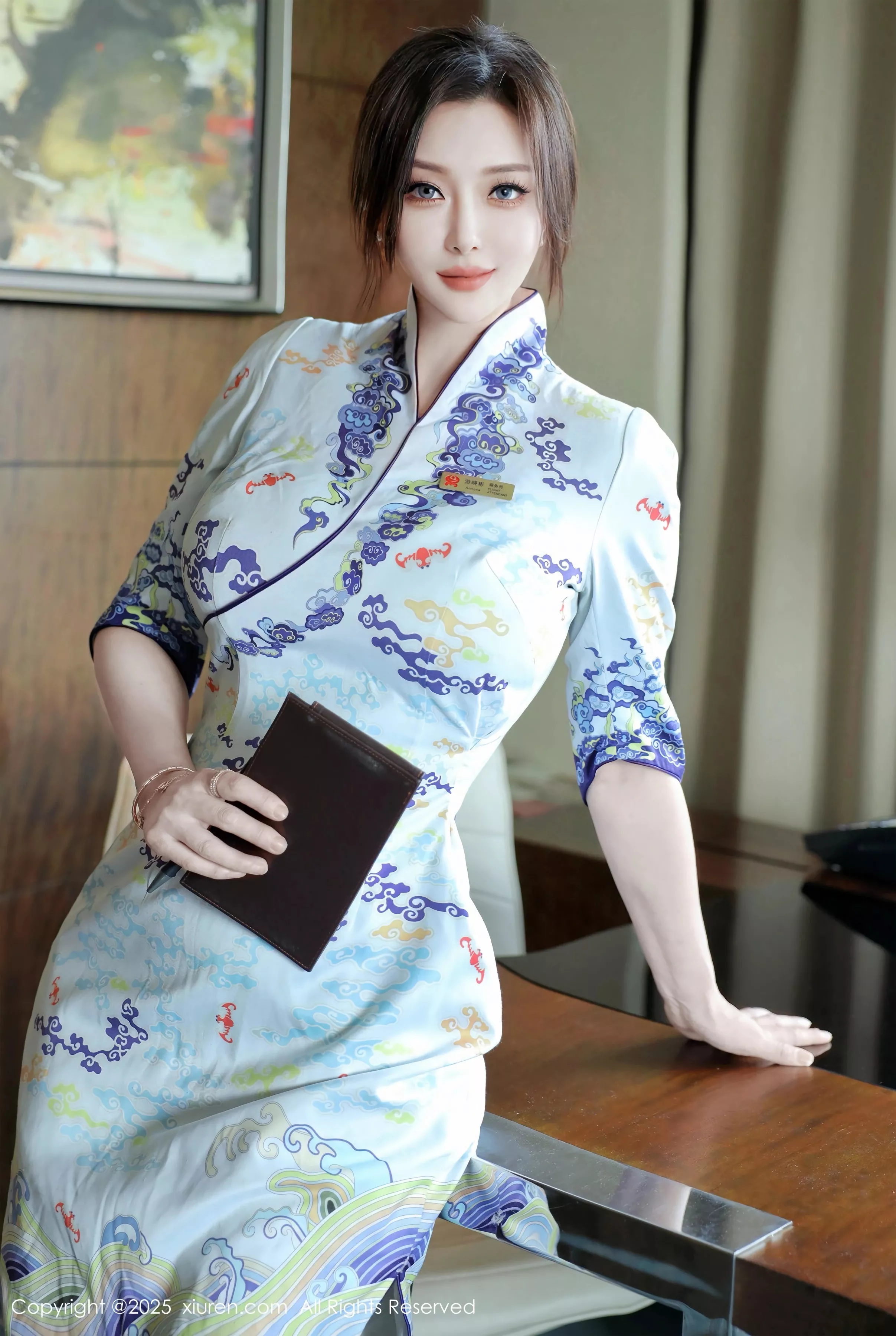 [XiuRen]高清写真图 2025.05.14 No.10273 苏一诺 青色旗袍-套图网