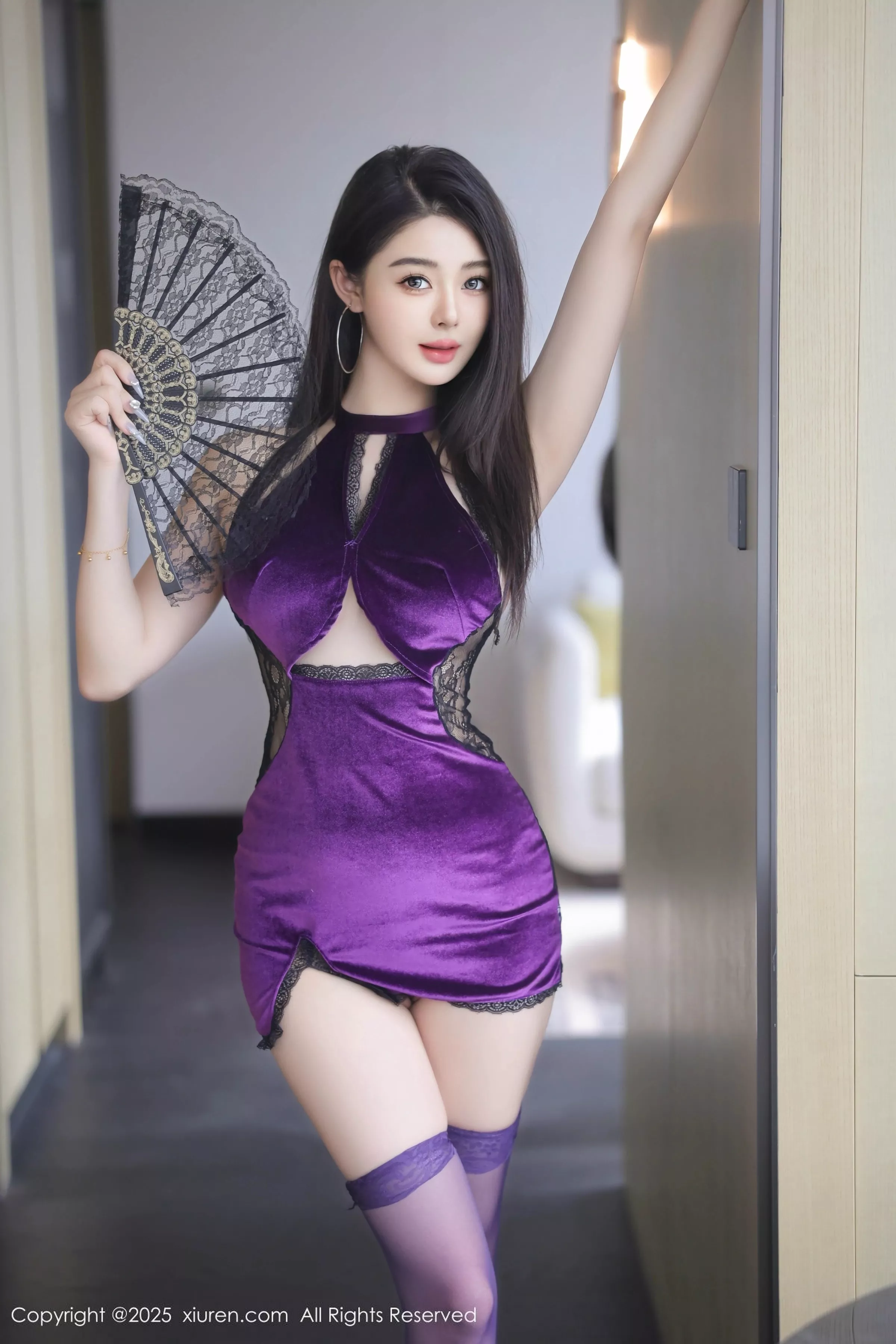 [XiuRen]高清写真图 2025.05.16 No.10289 Candy糖糖 紫色连衣短-套图网