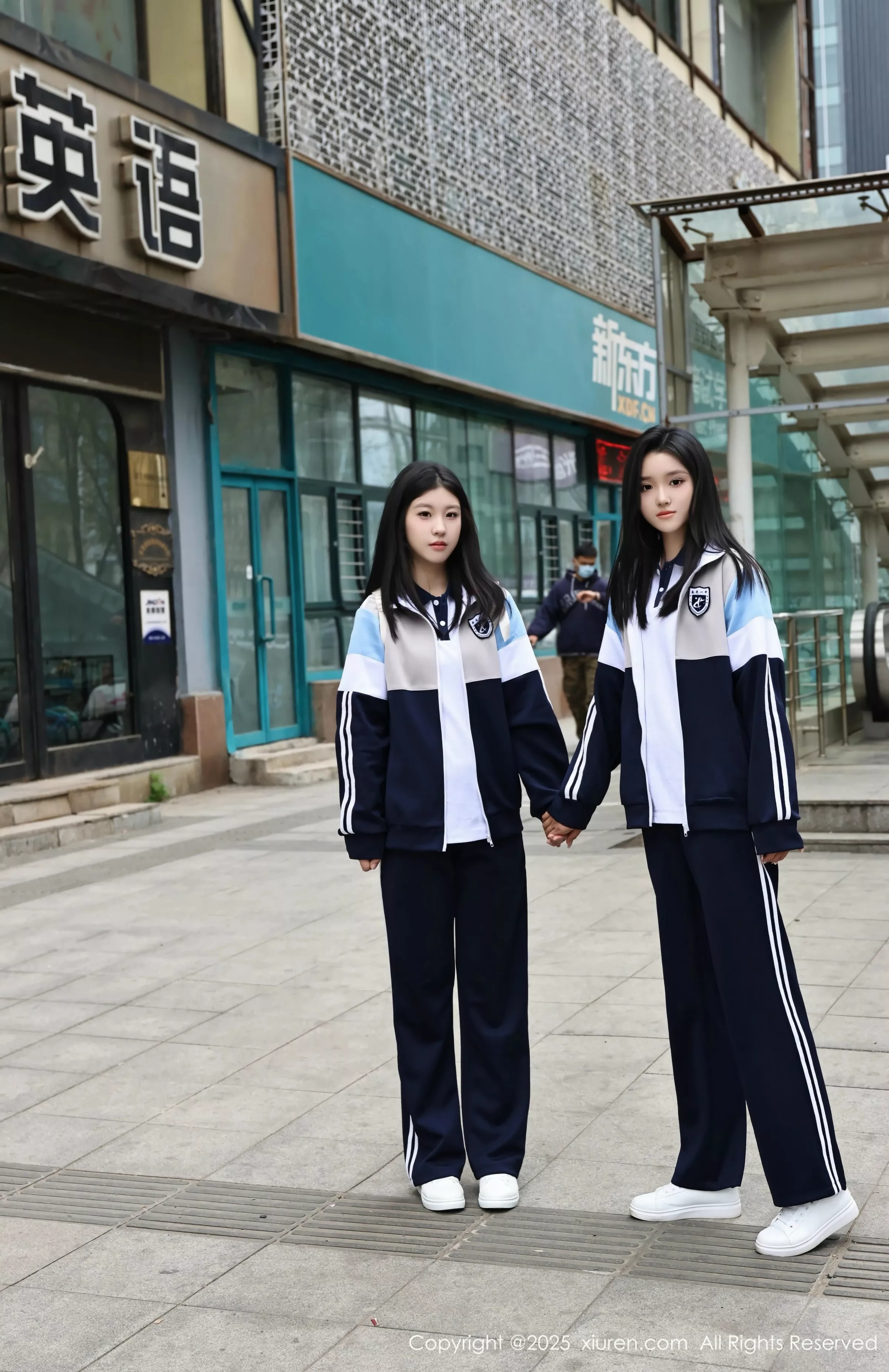   [XiuRen]高清写真图 2025.05.16 No.10288 小芭乐 蓝色校服第8张图片