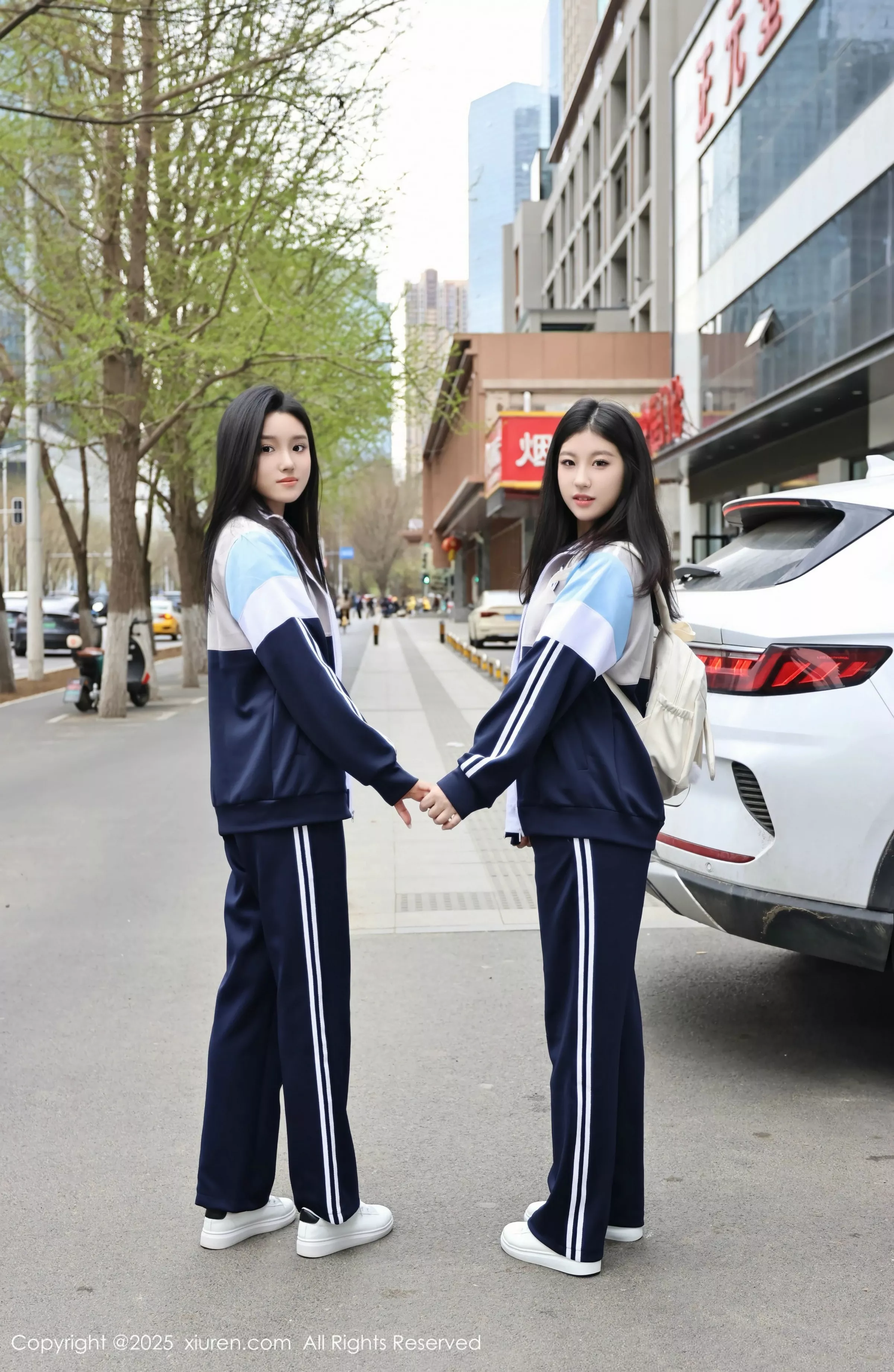   [XiuRen]高清写真图 2025.05.16 No.10288 小芭乐 蓝色校服第9张图片