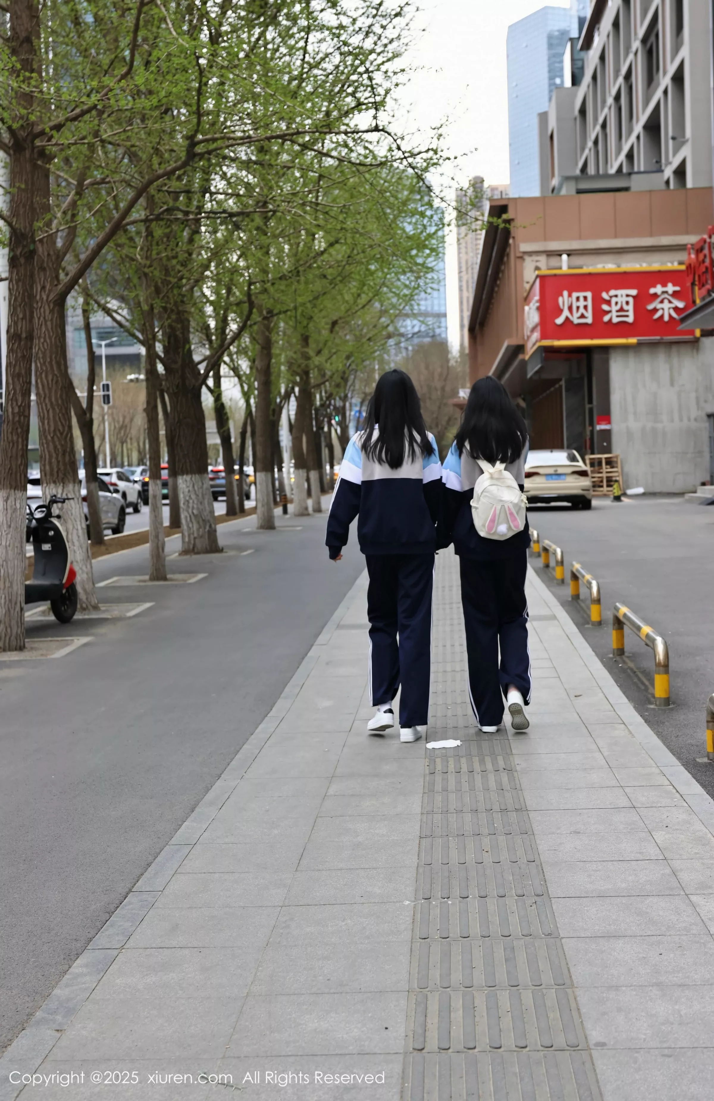   [XiuRen]高清写真图 2025.05.16 No.10288 小芭乐 蓝色校服第10张图片