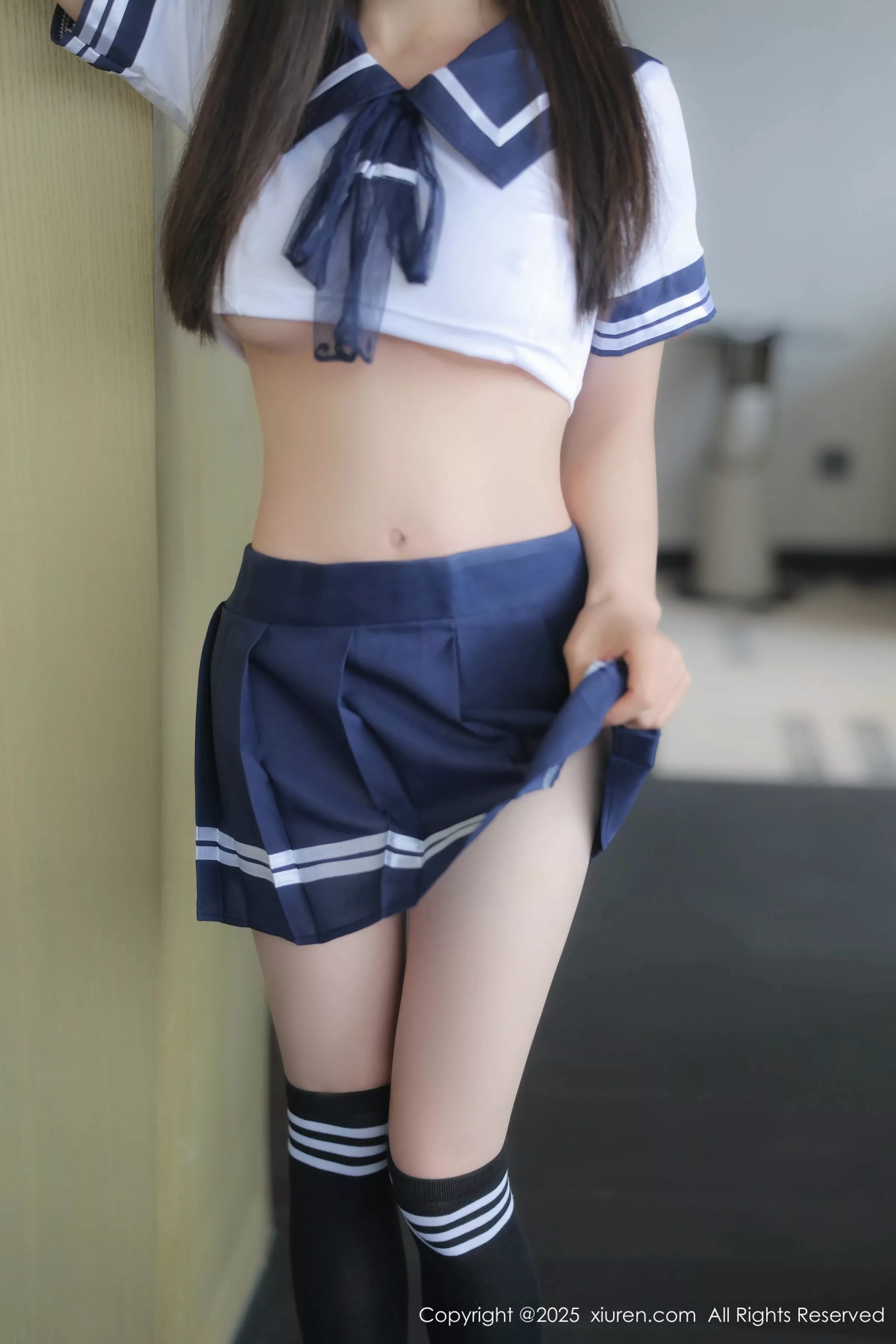   [XiuRen]高清写真图 2025.05.20 No.10298 Annie_baby JK制服第4张图片