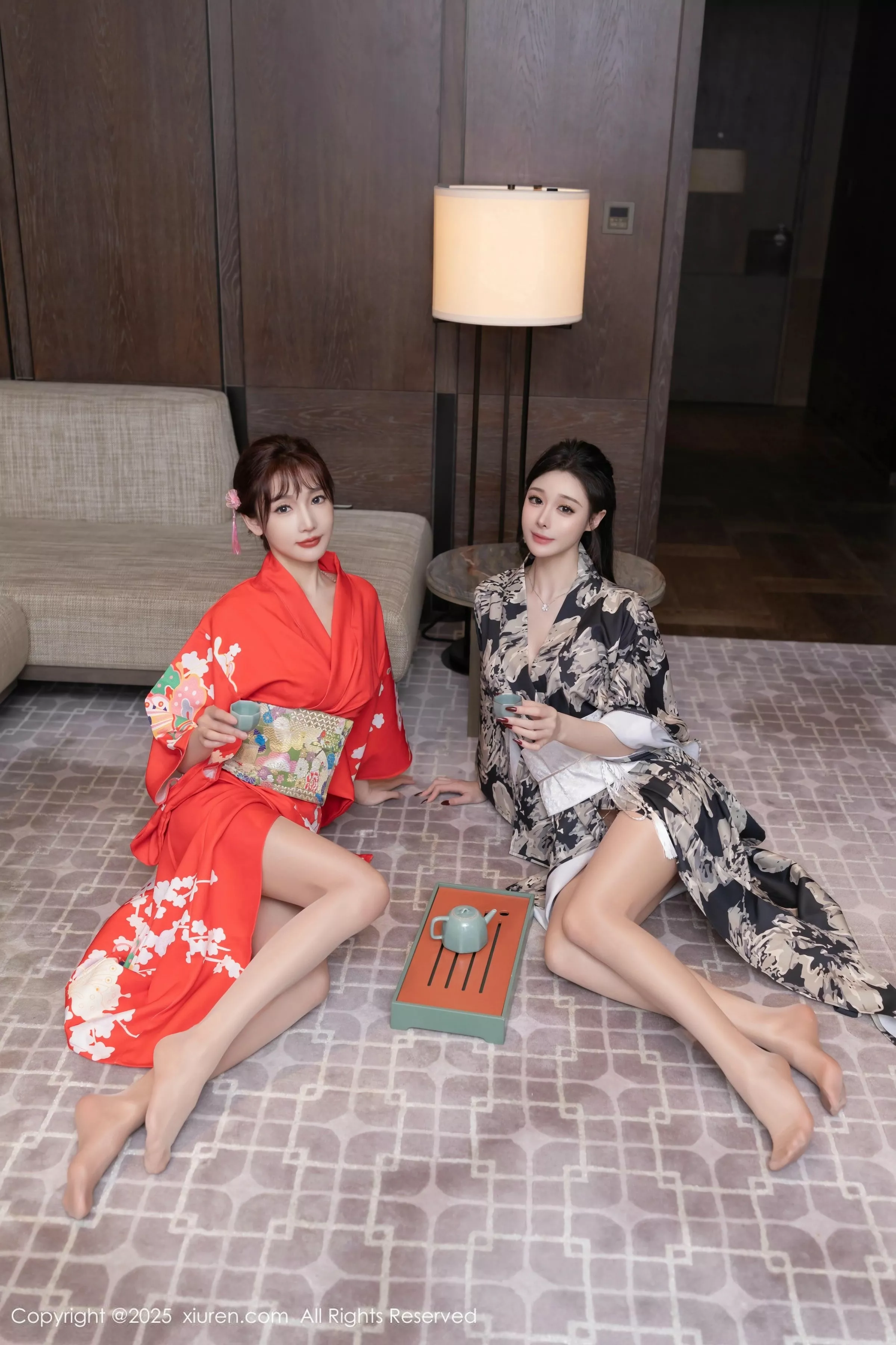   [XiuRen]高清写真图 2025.05.30 No.10352 模特合集 小逗逗＆陆萱萱第2张图片