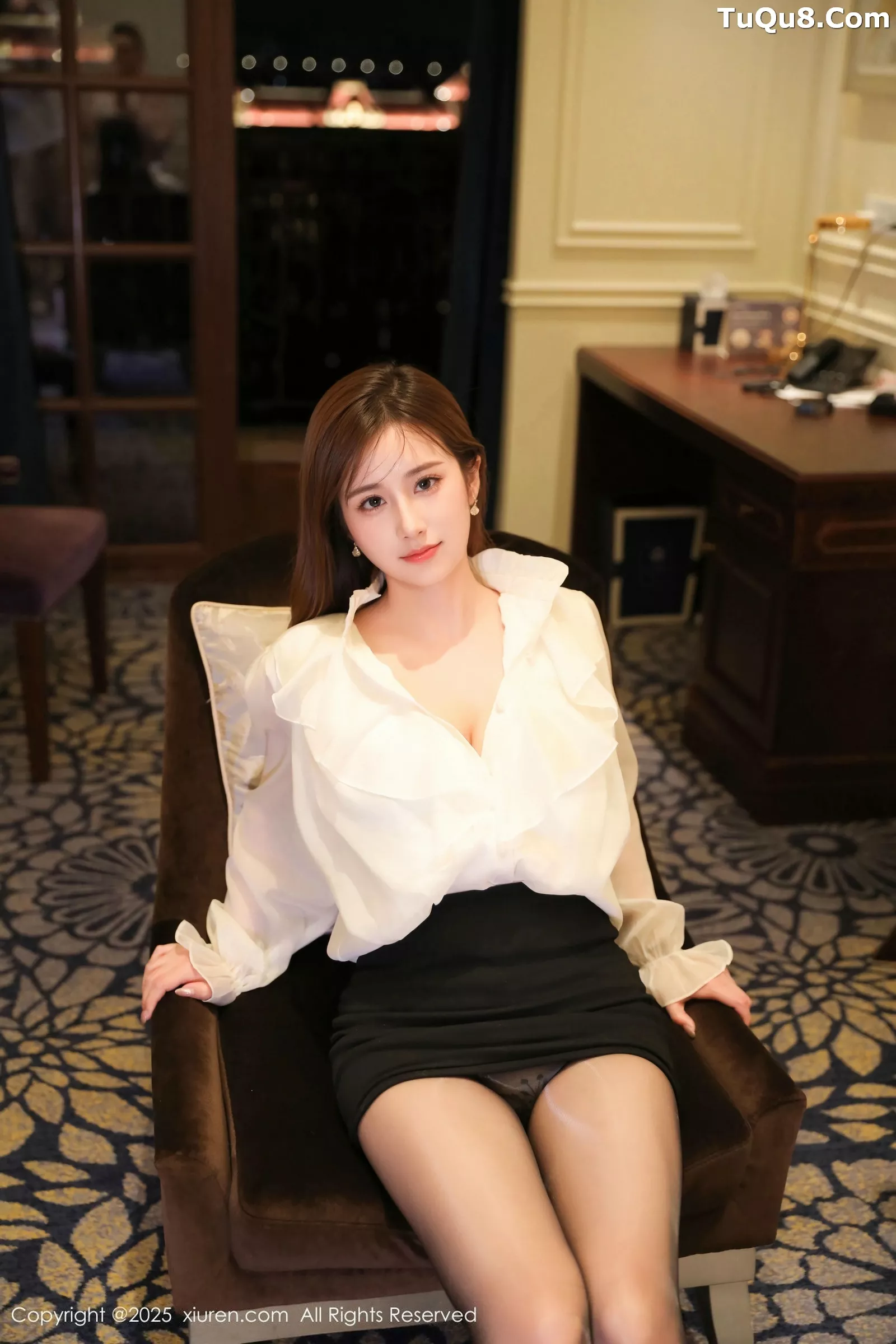   [XiuRen]高清写真图 2025.05.29 No.10342 小肉肉咪 凹凸有致第8张图片