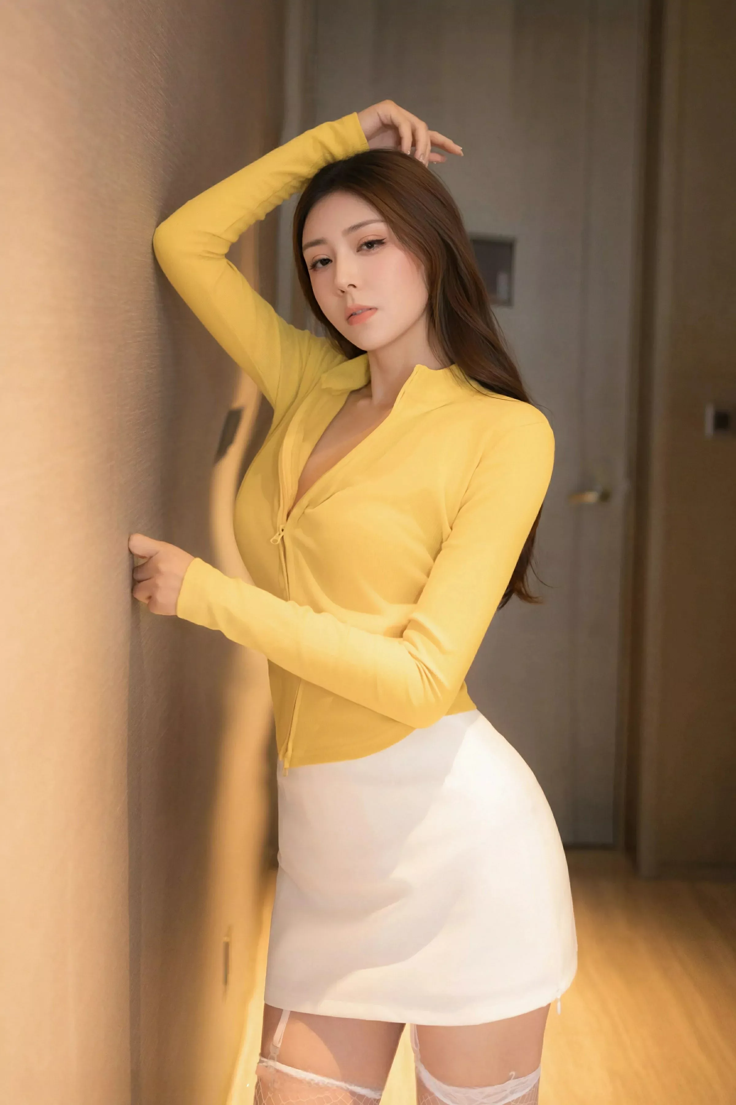   [XiuRen]高清写真图 2025.06.10 No.10385 悦兮 性感连衣短第8张图片