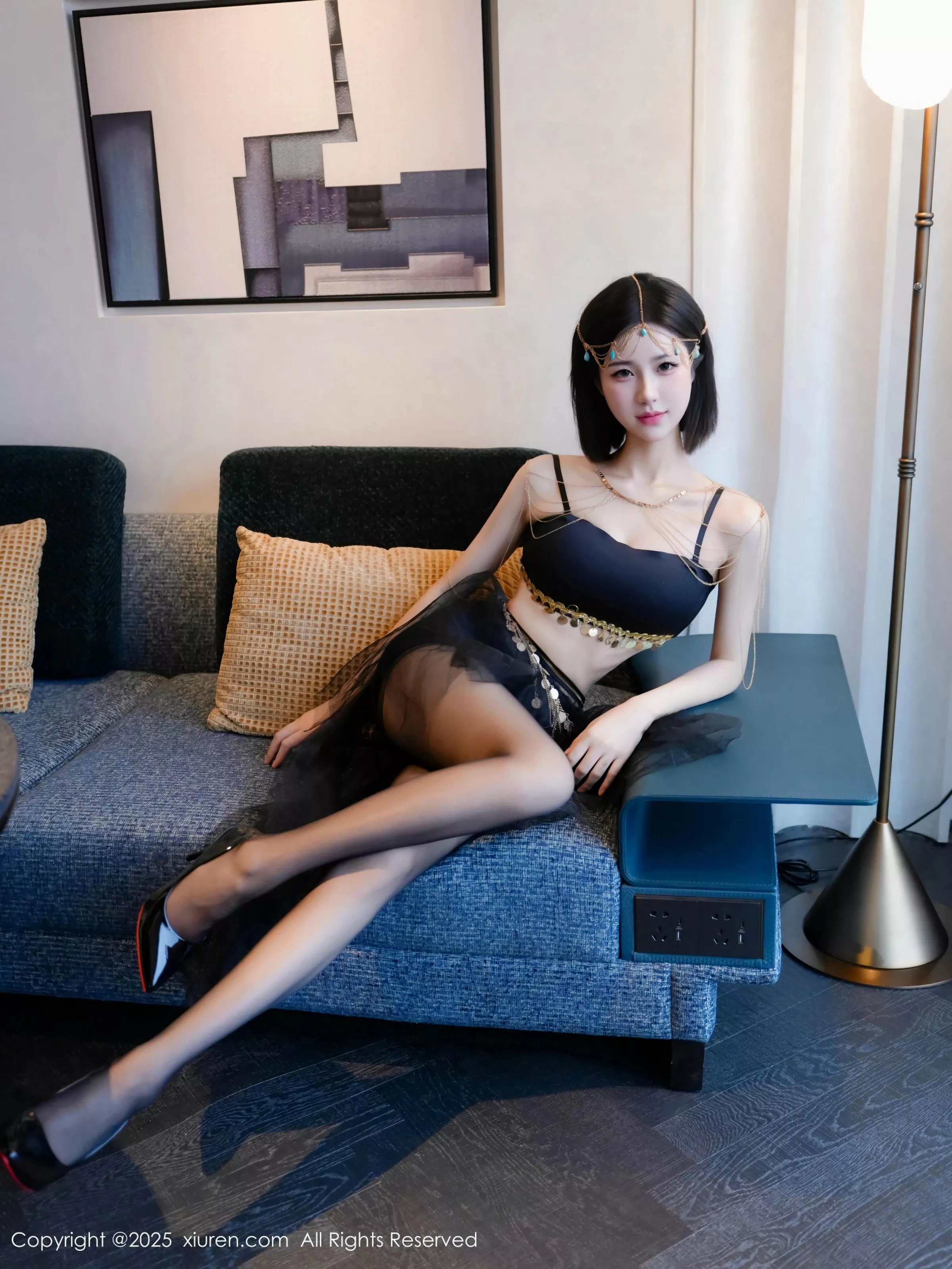   [XiuRen]高清写真图 2025.06.18 No.10427 奶芙酱-EVA 黑色内衣第7张图片