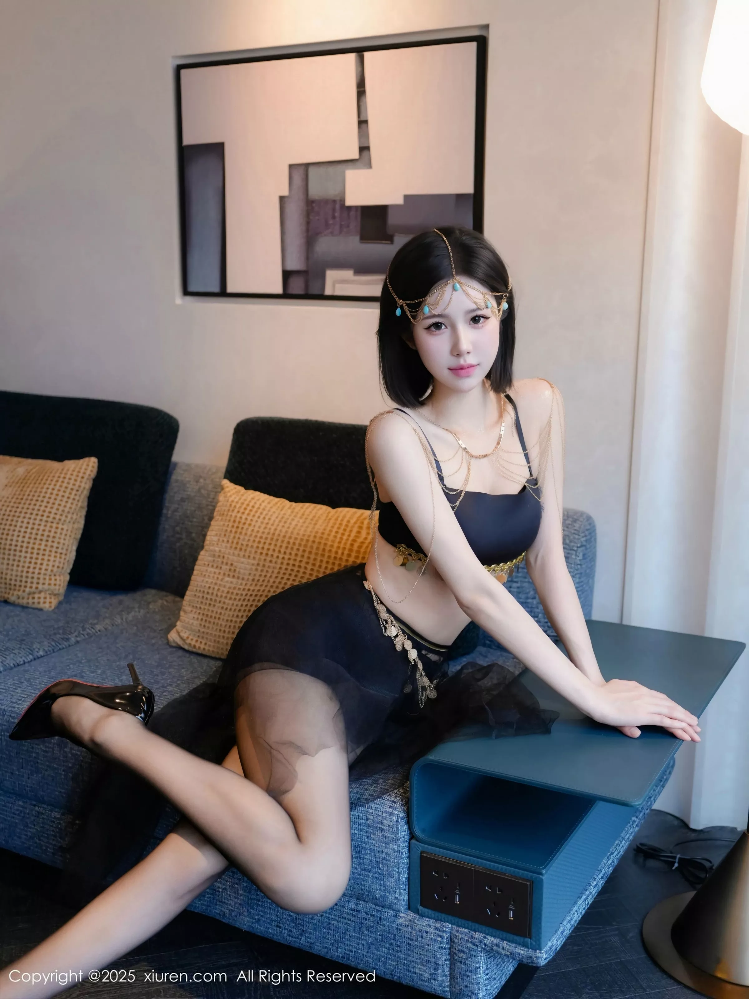   [XiuRen]高清写真图 2025.06.18 No.10427 奶芙酱-EVA 黑色内衣第10张图片