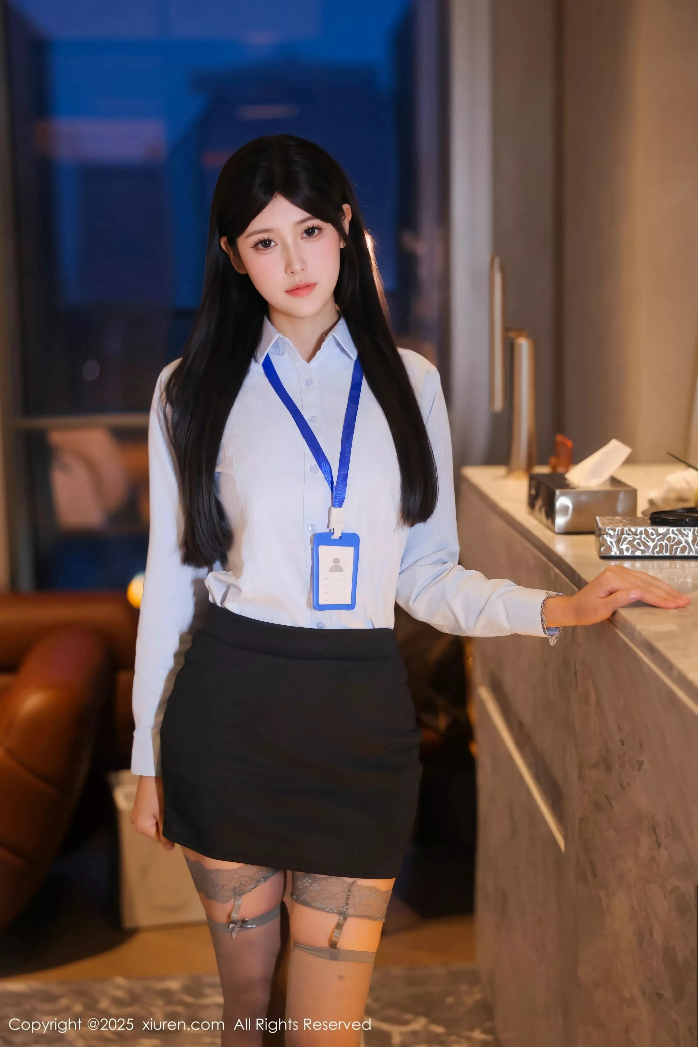 [XiuRen]高清写真图 2025.06.20 No.10440 余安安 OL服饰-套图网