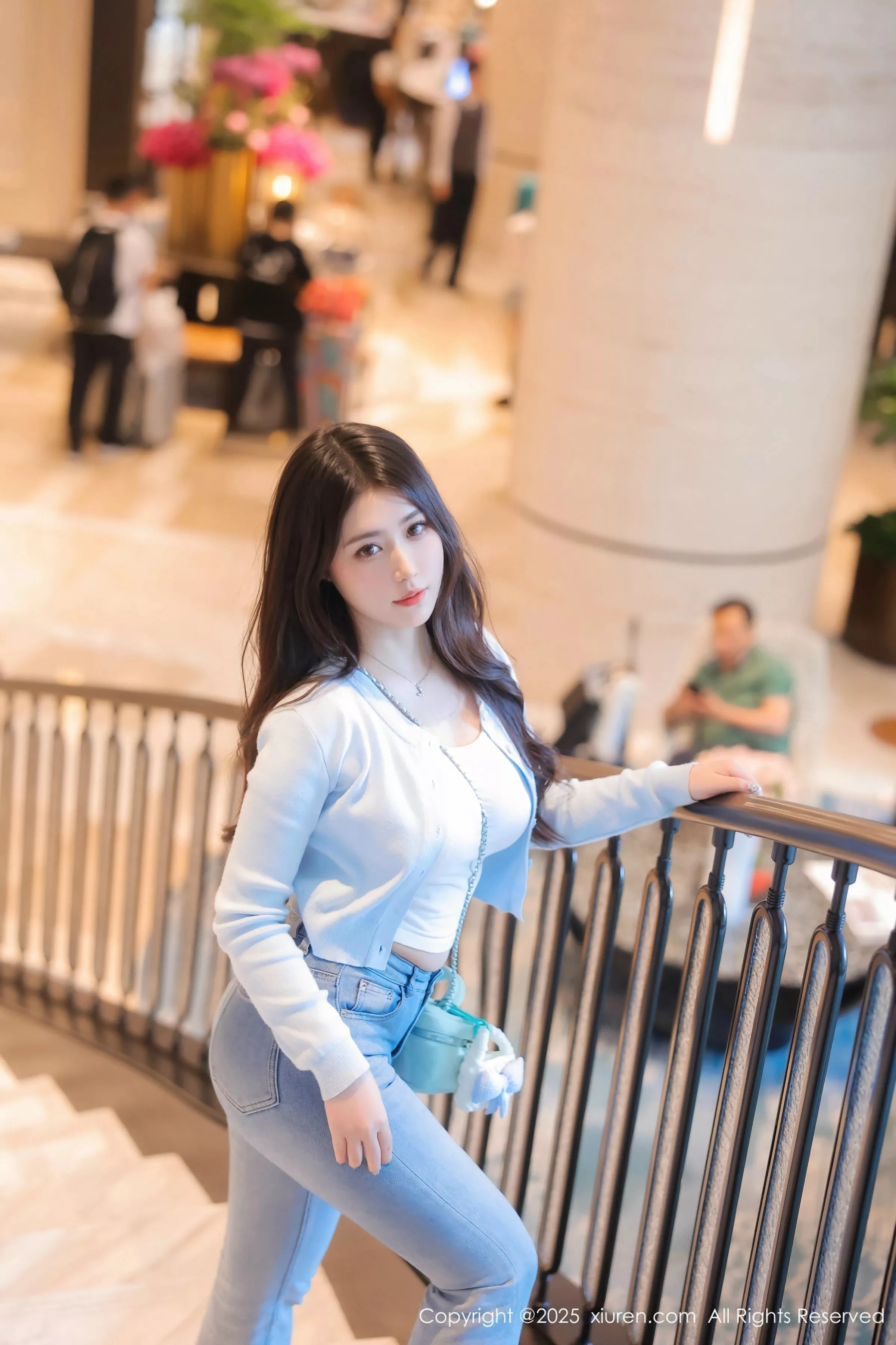   [XiuRen]高清写真图 2025.06.23 No.10450 蛋蛋宝 魅惑黑丝第4张图片