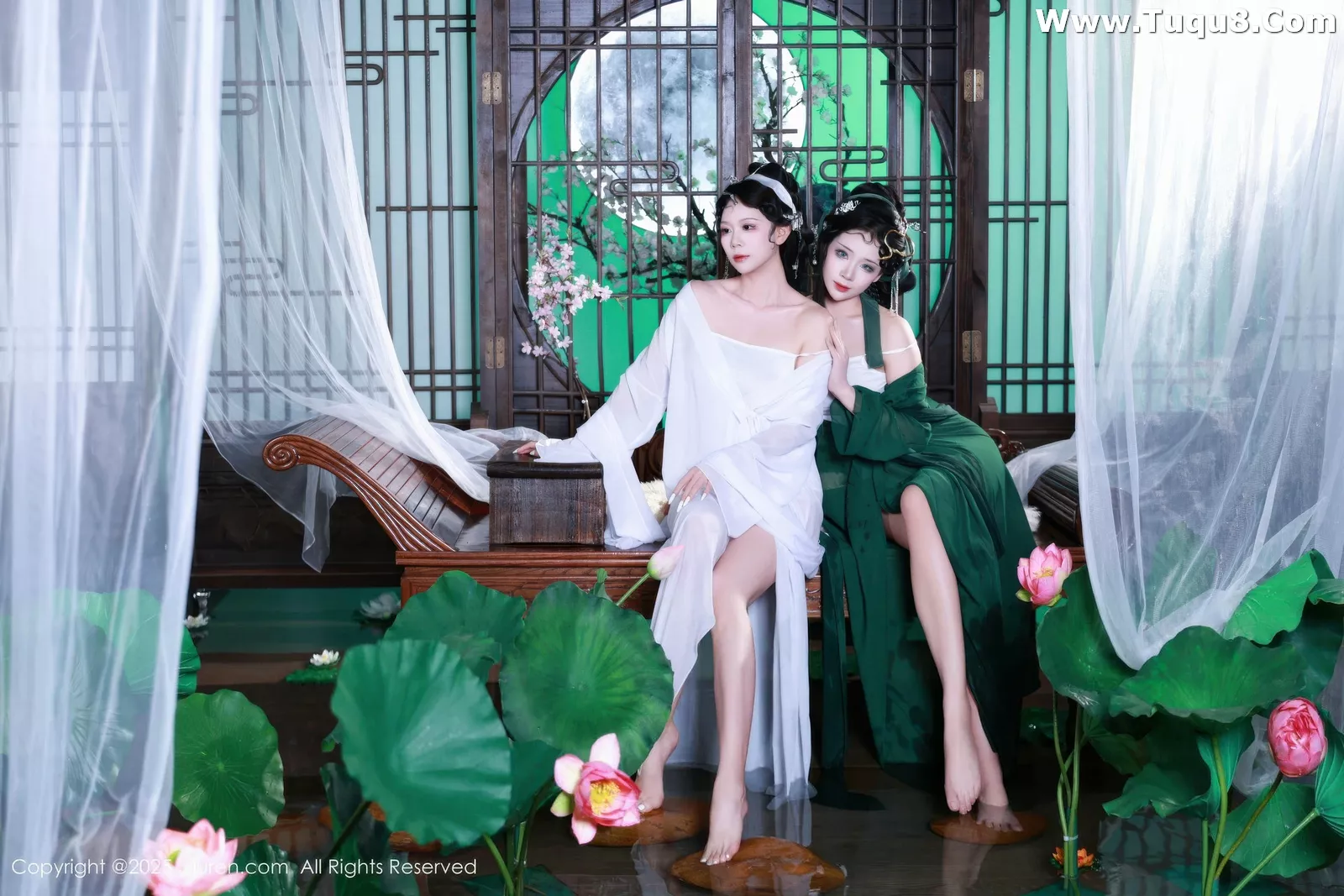 [XiuRen]高清写真图 2025.07.18 No.10561 南乔 青蛇-套图网