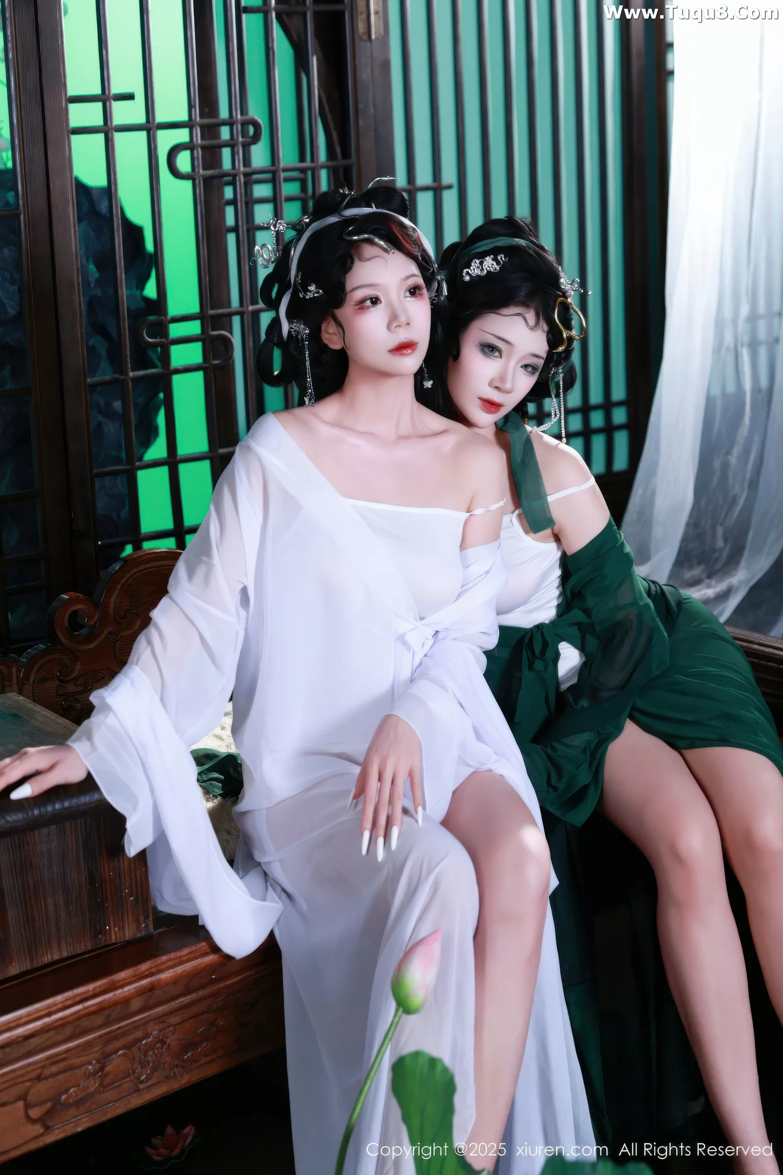   [XiuRen]高清写真图 2025.07.18 No.10561 南乔 青蛇第4张图片