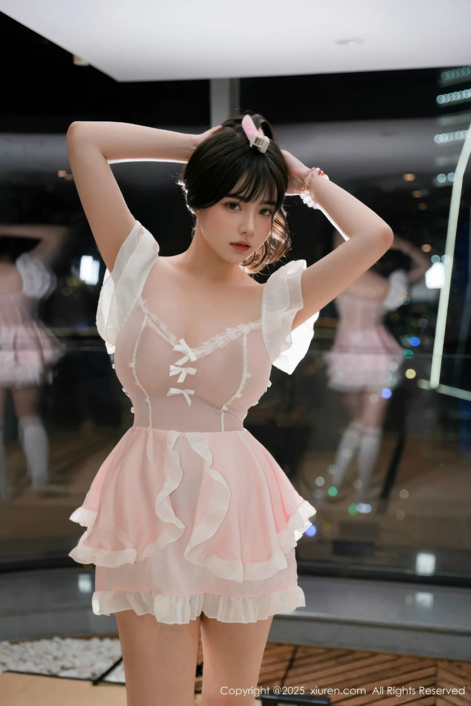   [XiuRen]高清写真图 2025.08.15 No.10653 软情 粉色女仆第7张图片