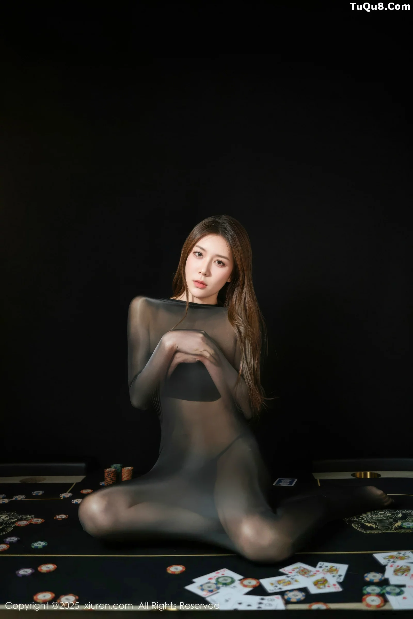   [XiuRen]高清写真图 2025.09.01 No.10713 悦兮 连体黑丝袜第2张图片