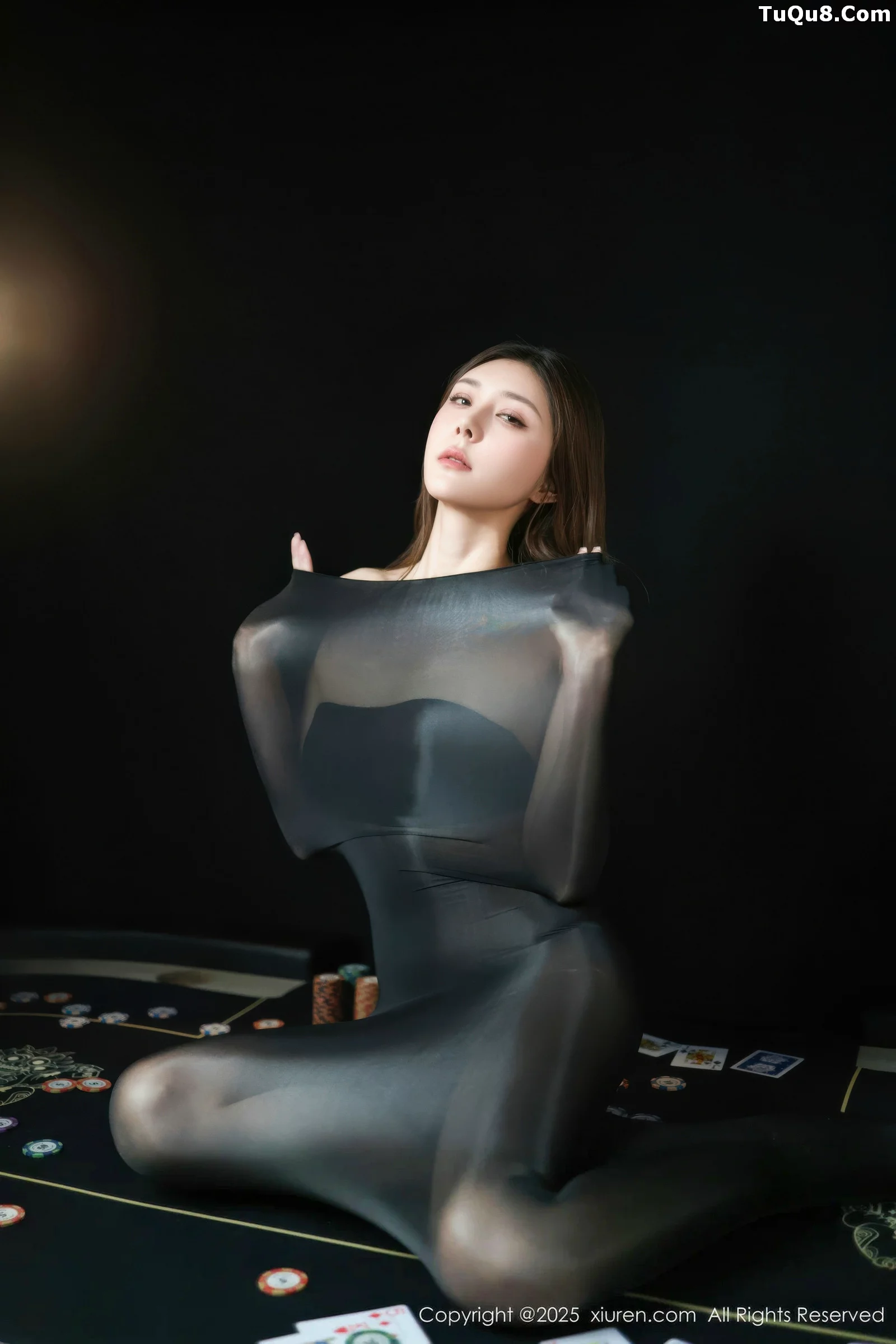   [XiuRen]高清写真图 2025.09.01 No.10713 悦兮 连体黑丝袜第4张图片