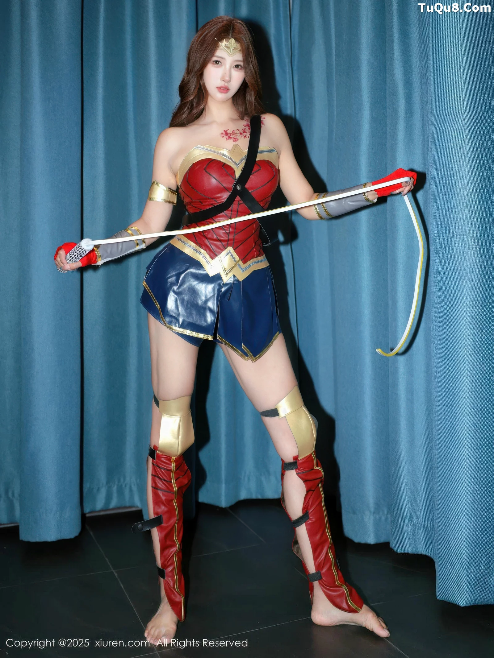   [XiuRen]高清写真图 2025.08.29 No.10710 金允希Yuki 神奇女侠第2张图片