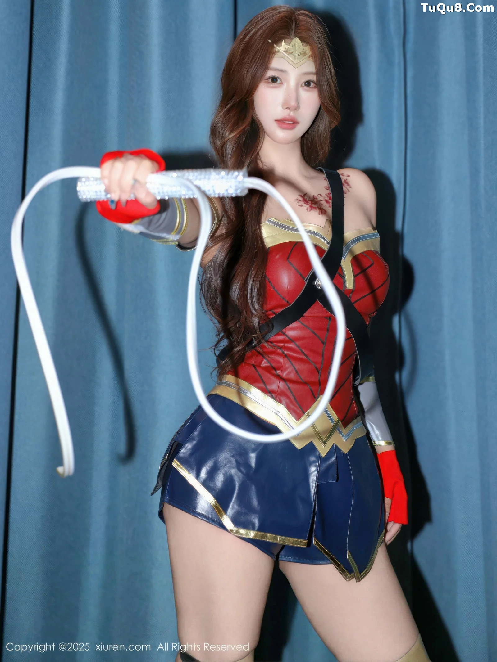   [XiuRen]高清写真图 2025.08.29 No.10710 金允希Yuki 神奇女侠第3张图片