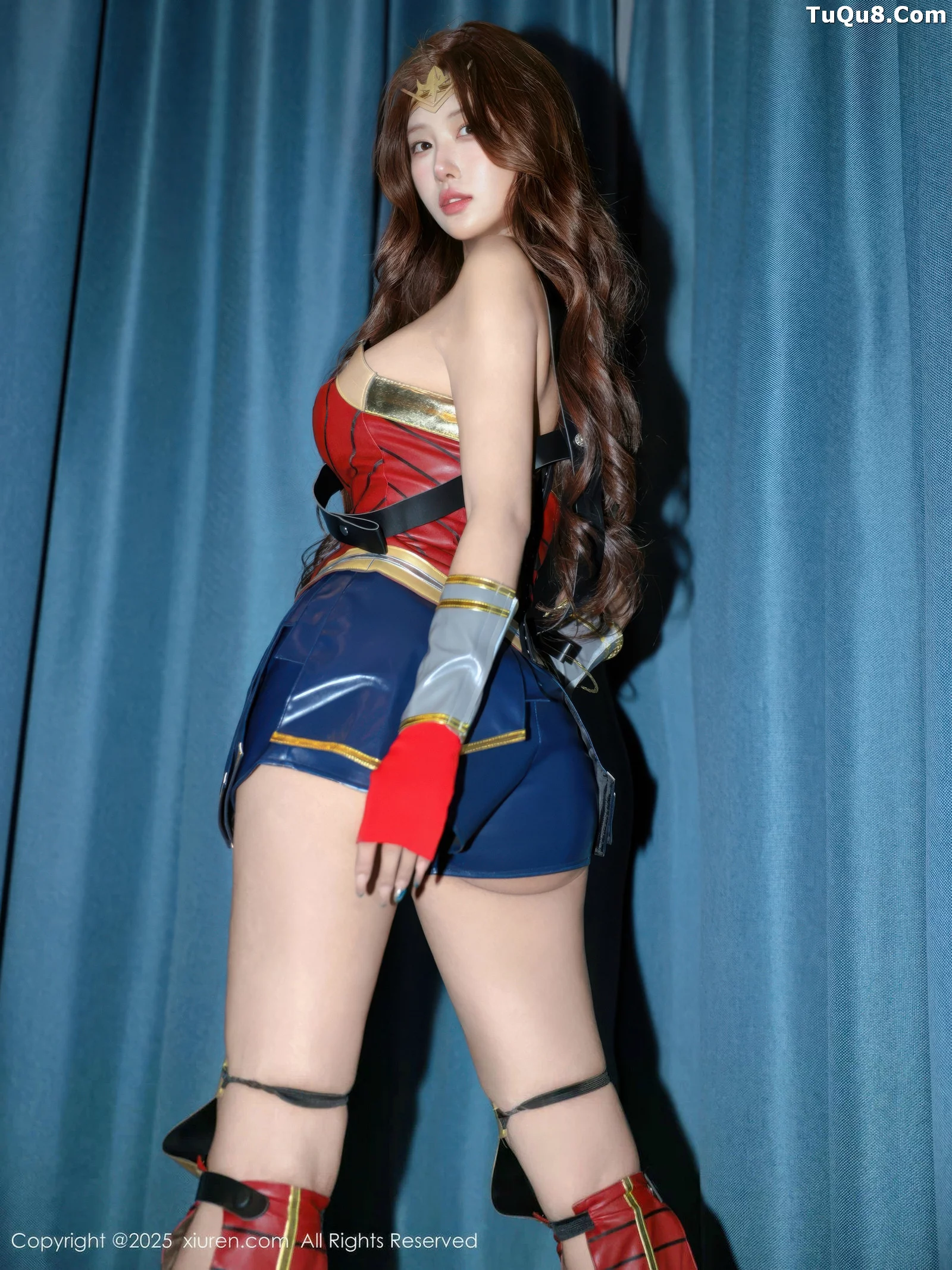   [XiuRen]高清写真图 2025.08.29 No.10710 金允希Yuki 神奇女侠第10张图片