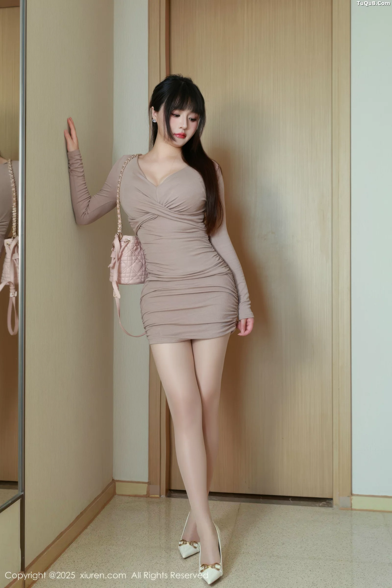   [XiuRen]高清写真图 2025.09.02 No.10718 沈南汐RuRu 原色丝袜第7张图片