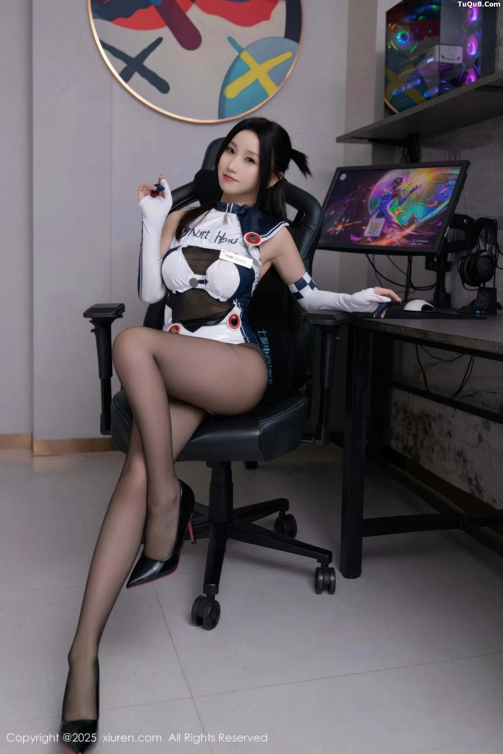   [XiuRen]高清写真图 2025.09.03 No.10723 杏子Yada 性感cos第8张图片