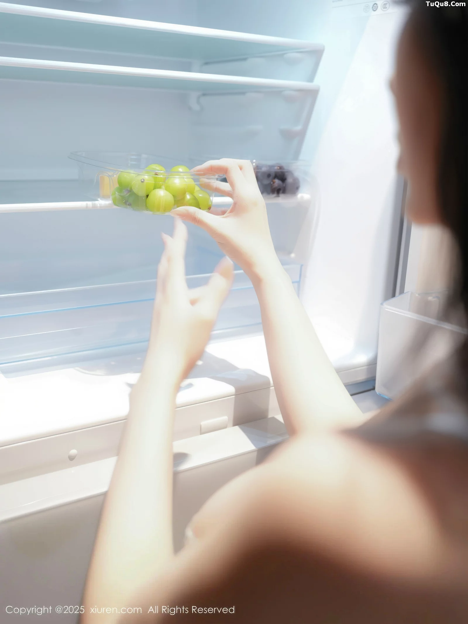   [XiuRen]高清写真图 2025.09.03 No.10722 林嘉旎 白色丝袜第2张图片