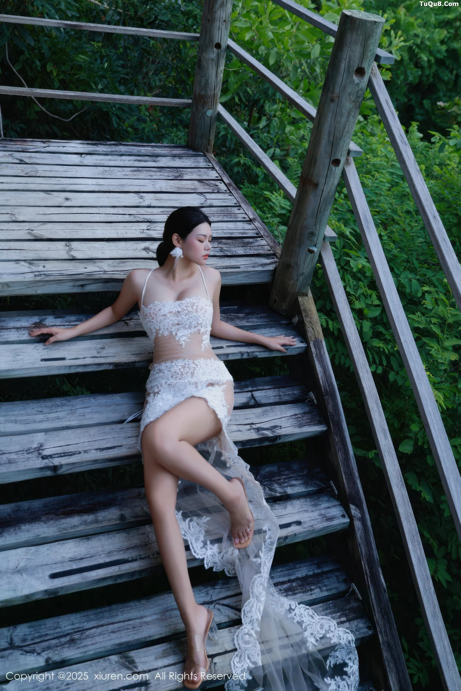   [XiuRen]高清写真图 2025.09.03 No.10721 叮当DD 白色情趣第5张图片