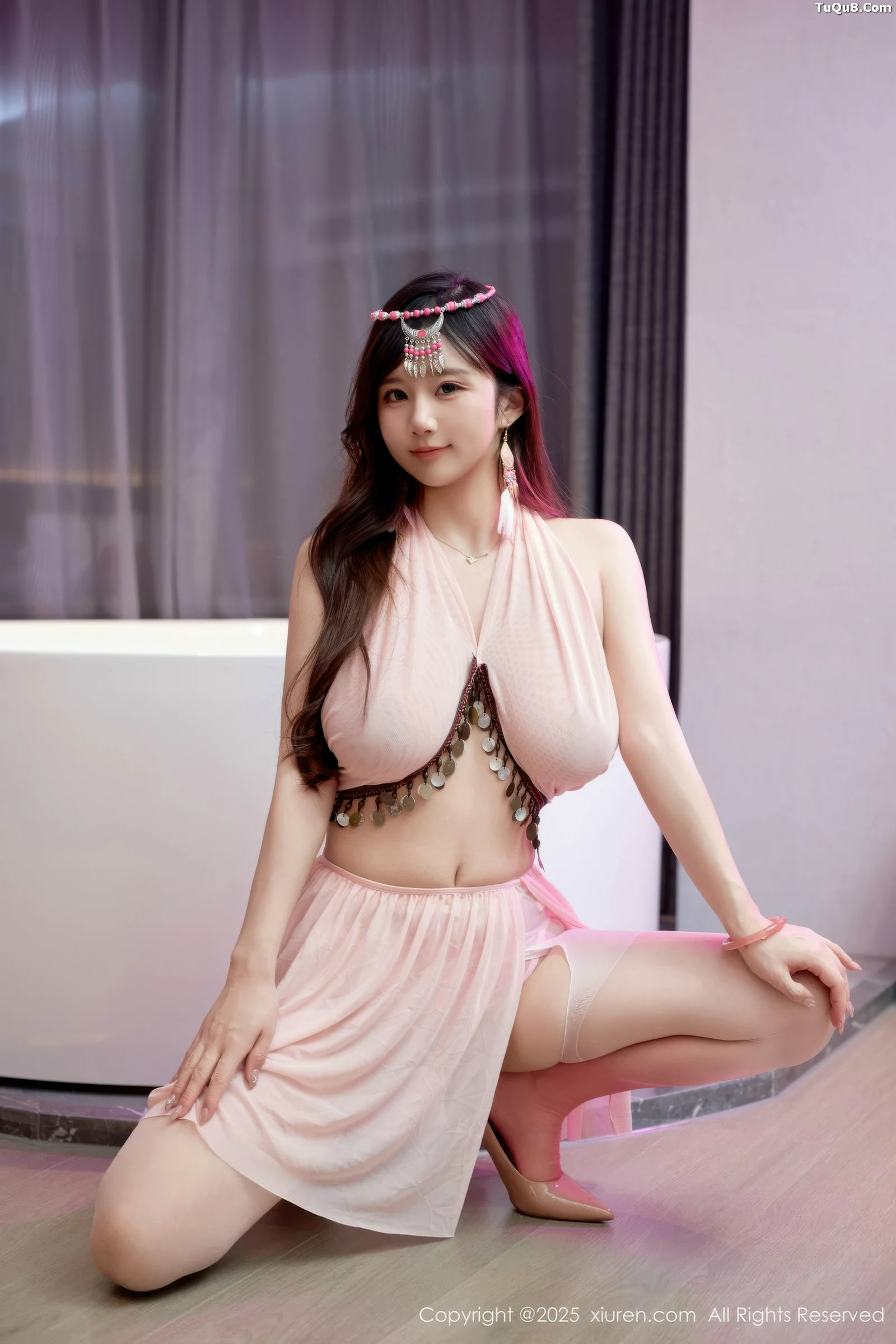   [XiuRen]高清写真图 2025.09.05 No.10731 小肉肉咪 异域风情第4张图片