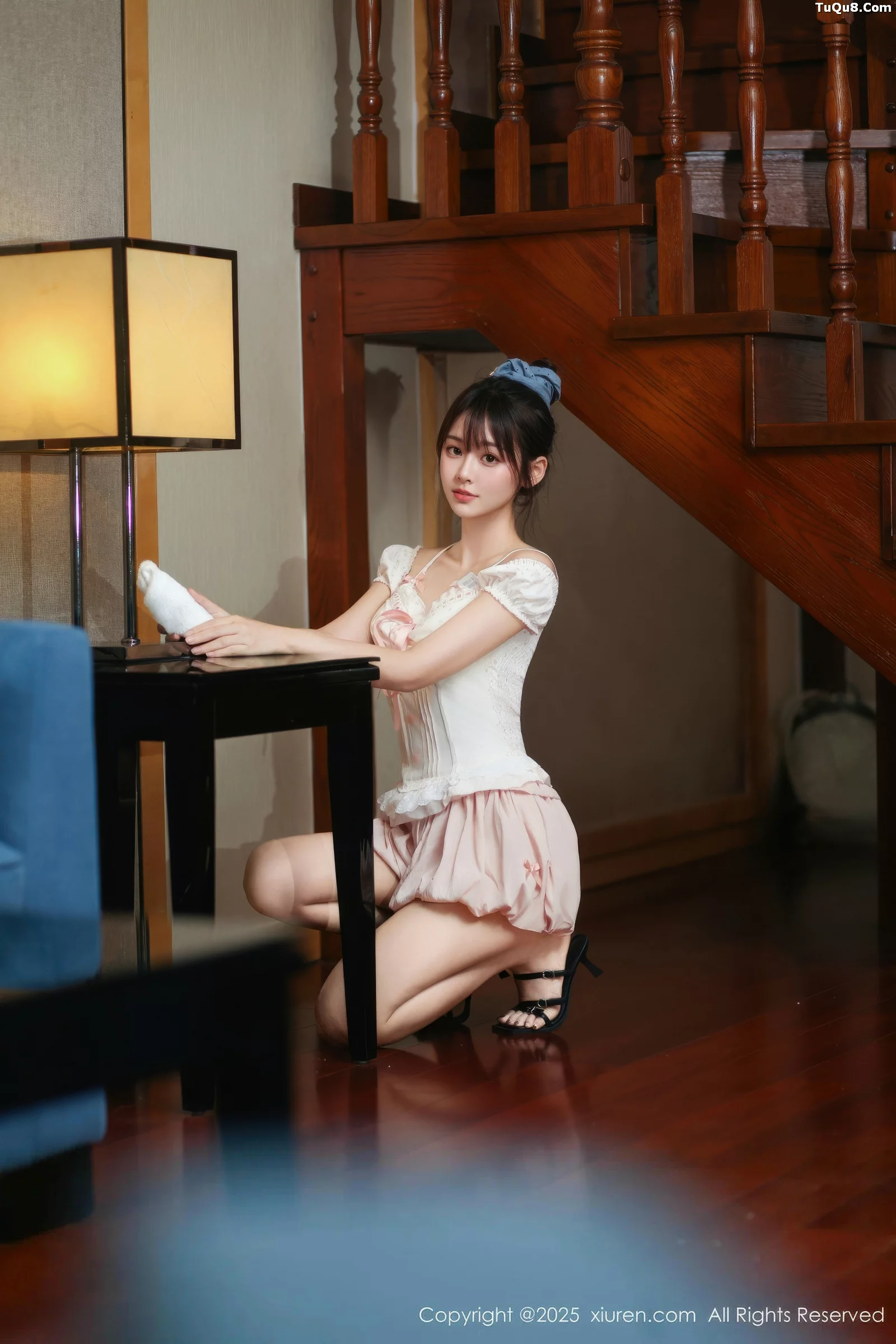   [XiuRen]高清写真图 2025.09.05 No.10730 炎恬kitty 粉色连衣短裙第4张图片