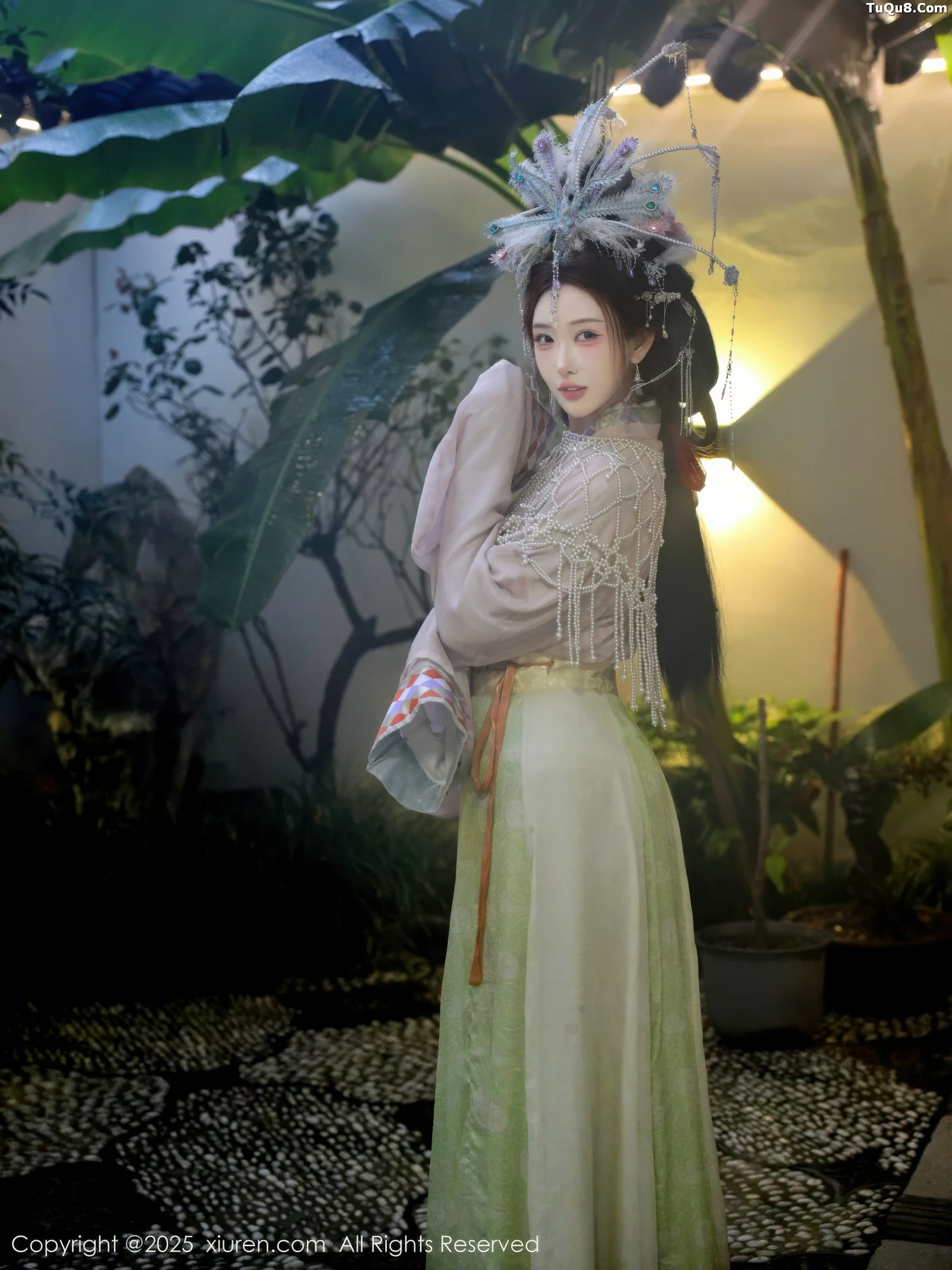 [XiuRen]高清写真图 2025.09.05 No.10736 梨霜儿 浅色古装-套图网