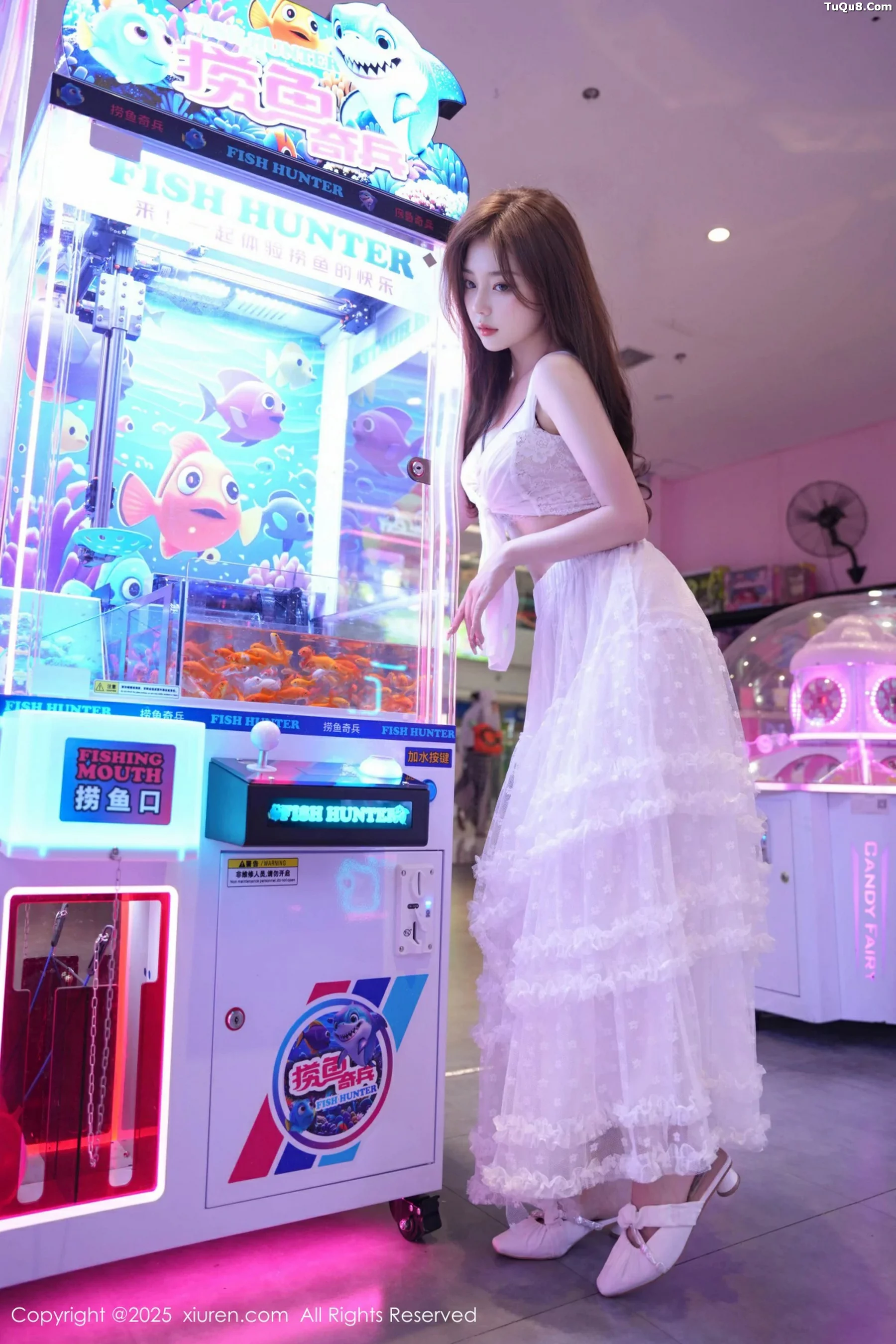   [XiuRen]高清写真图 2025.09.22 No.10791 拍黄瓜girl 白色连衣裙第7张图片