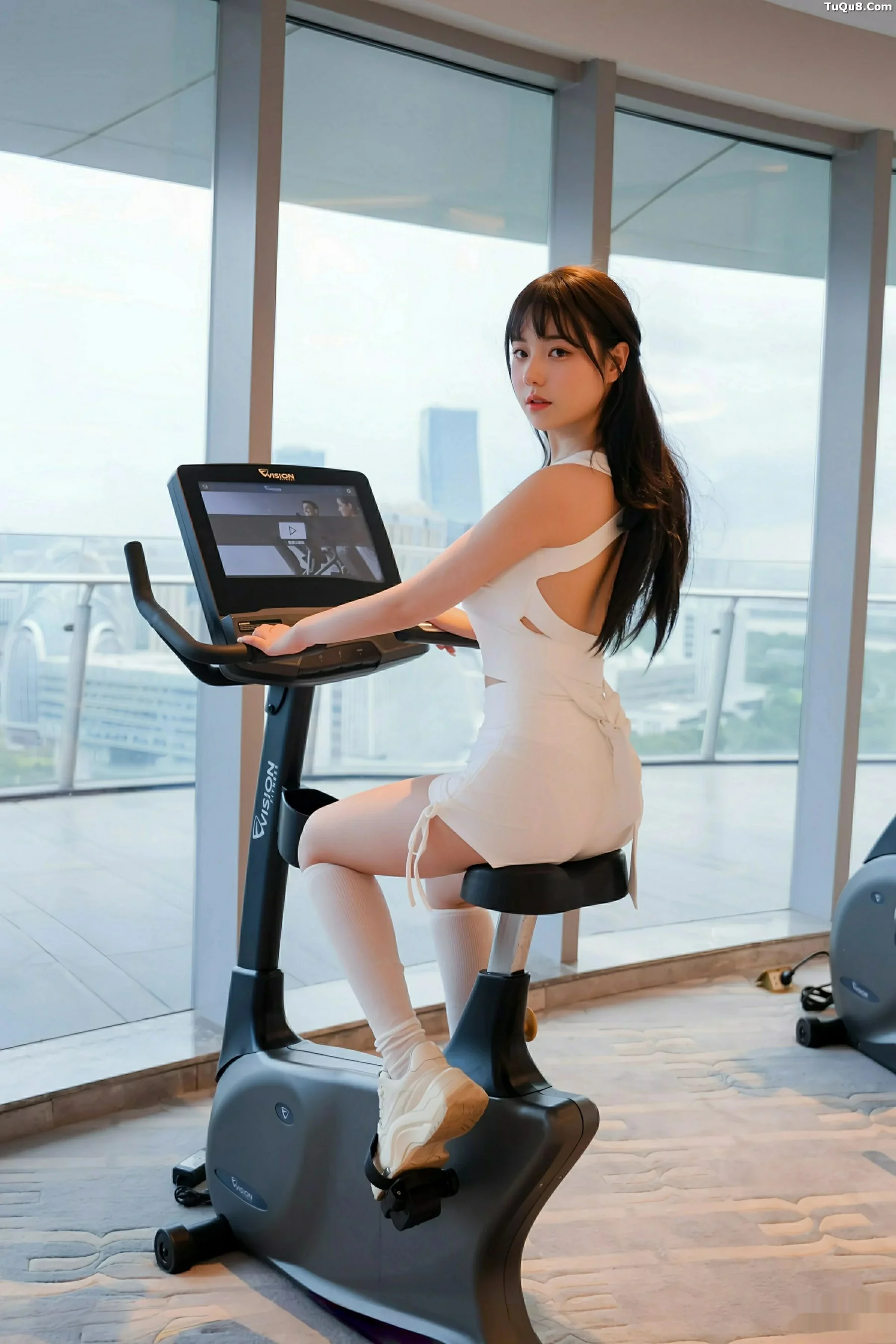   [XiuRen]高清写真图 2025.09.25 No.10808 软情 健身房第9张图片