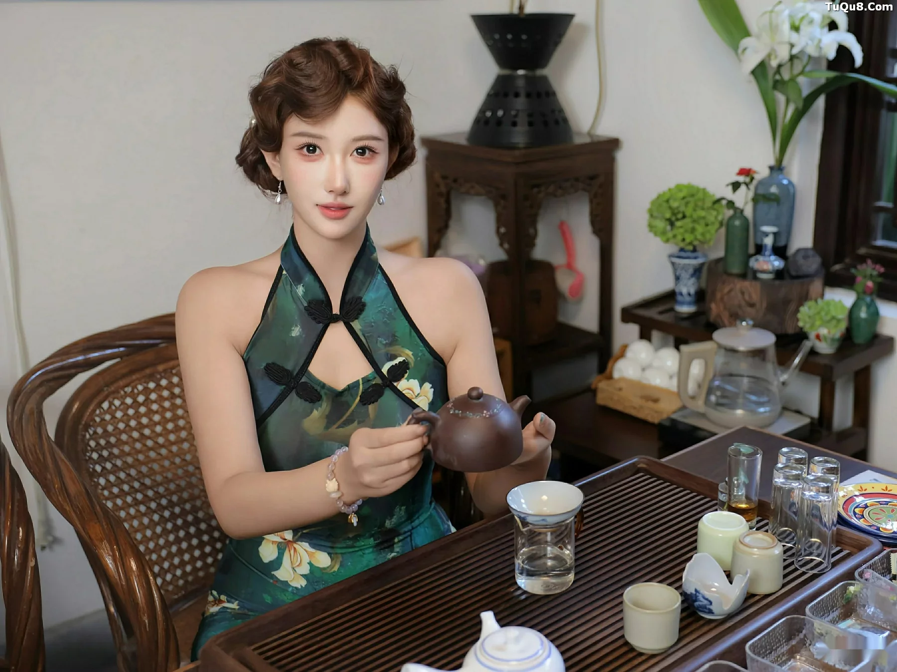   [XiuRen]高清写真图 2025.09.26 No.10815 金允希Yuki 绿色旗袍第3张图片