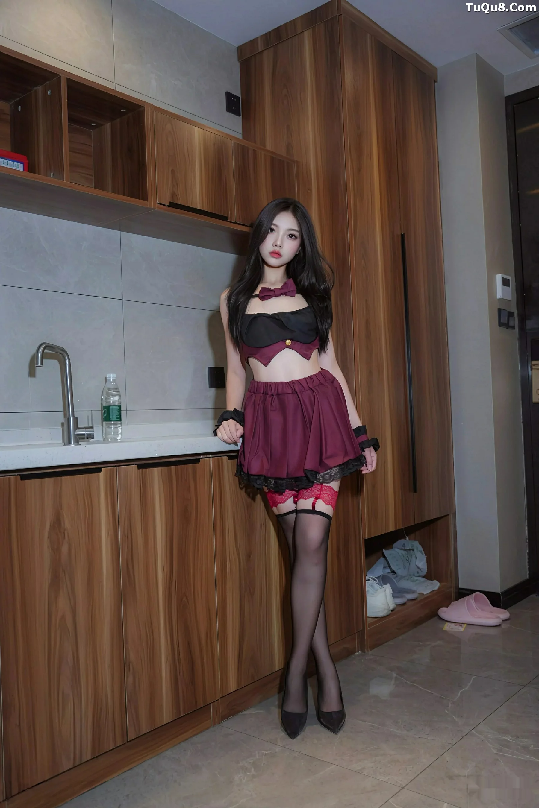   [XiuRen]高清写真图 2025.09.29 No.10822 小野花more 黑色情趣第4张图片