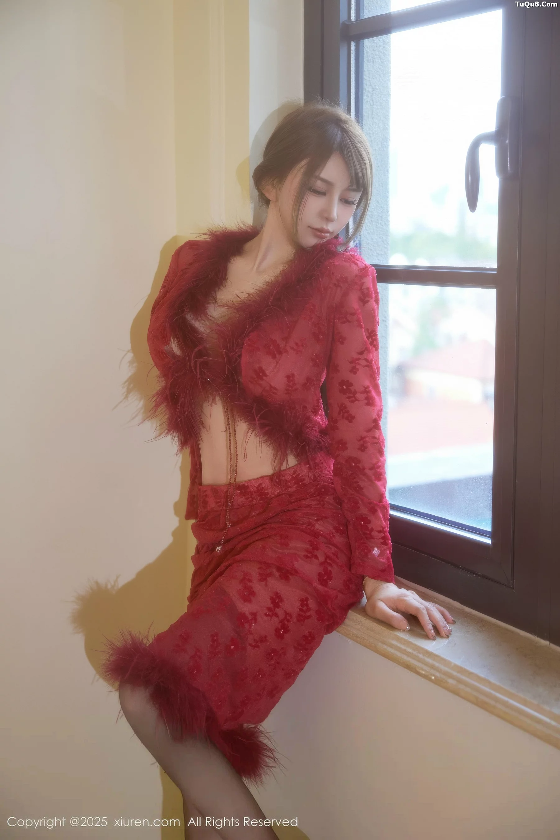   [XiuRen]高清写真图 2025.10.10 No.10848 Zoe柚柚 复古服饰第2张图片