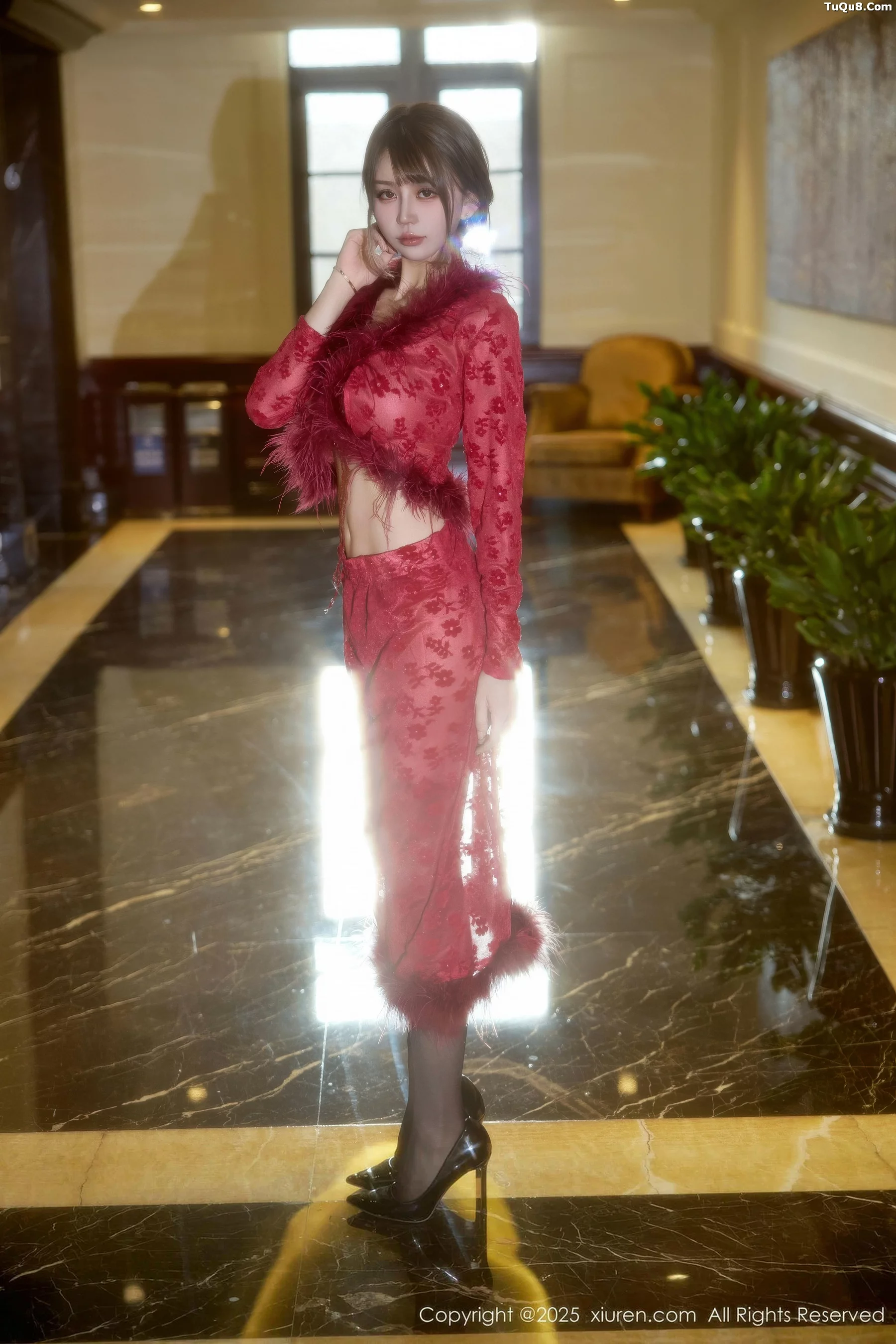   [XiuRen]高清写真图 2025.10.10 No.10848 Zoe柚柚 复古服饰第4张图片