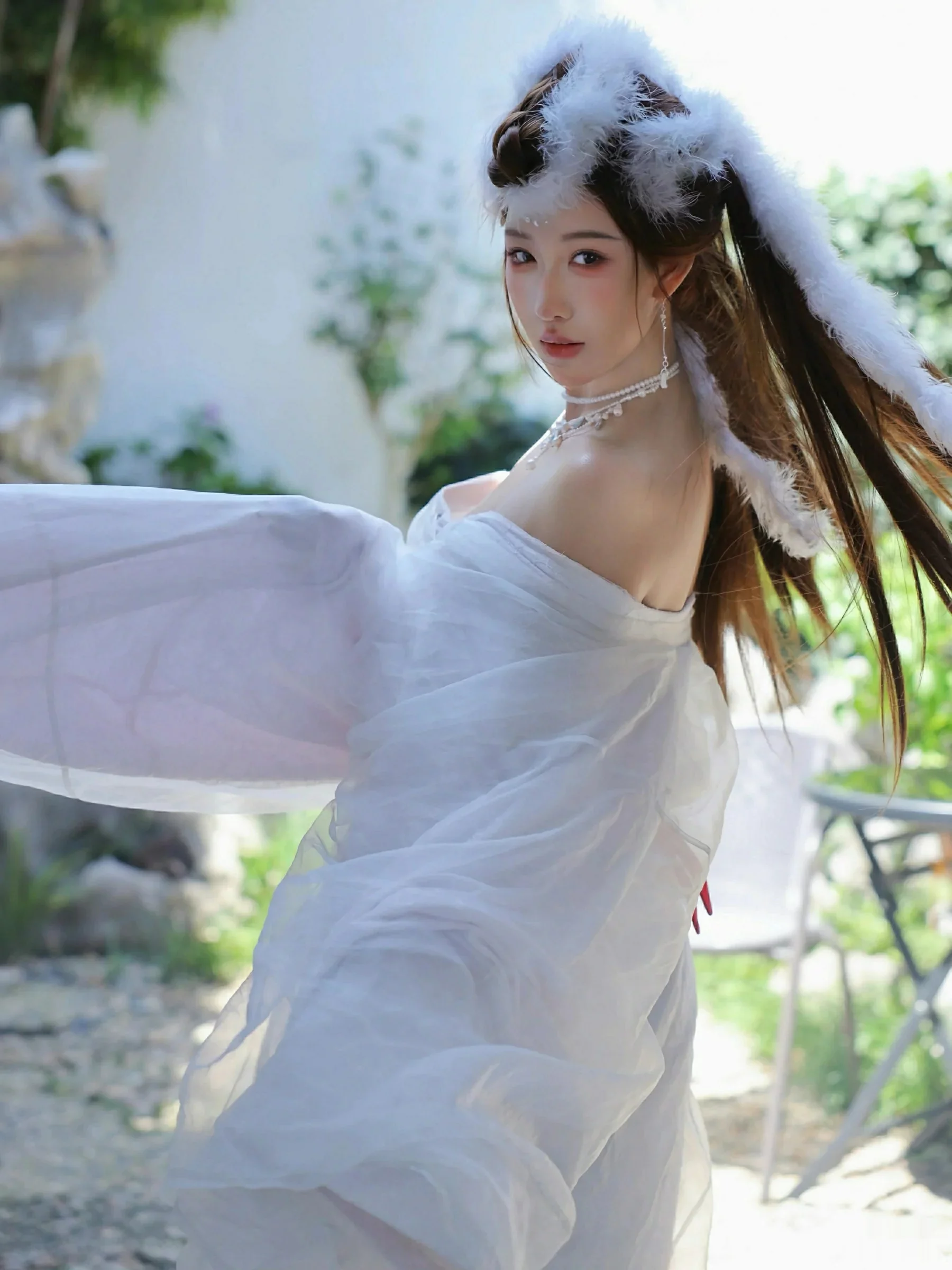   [XiuRen]高清写真图 2025.10.09 No.10843 金允希Yuki 低胸长裙第8张图片