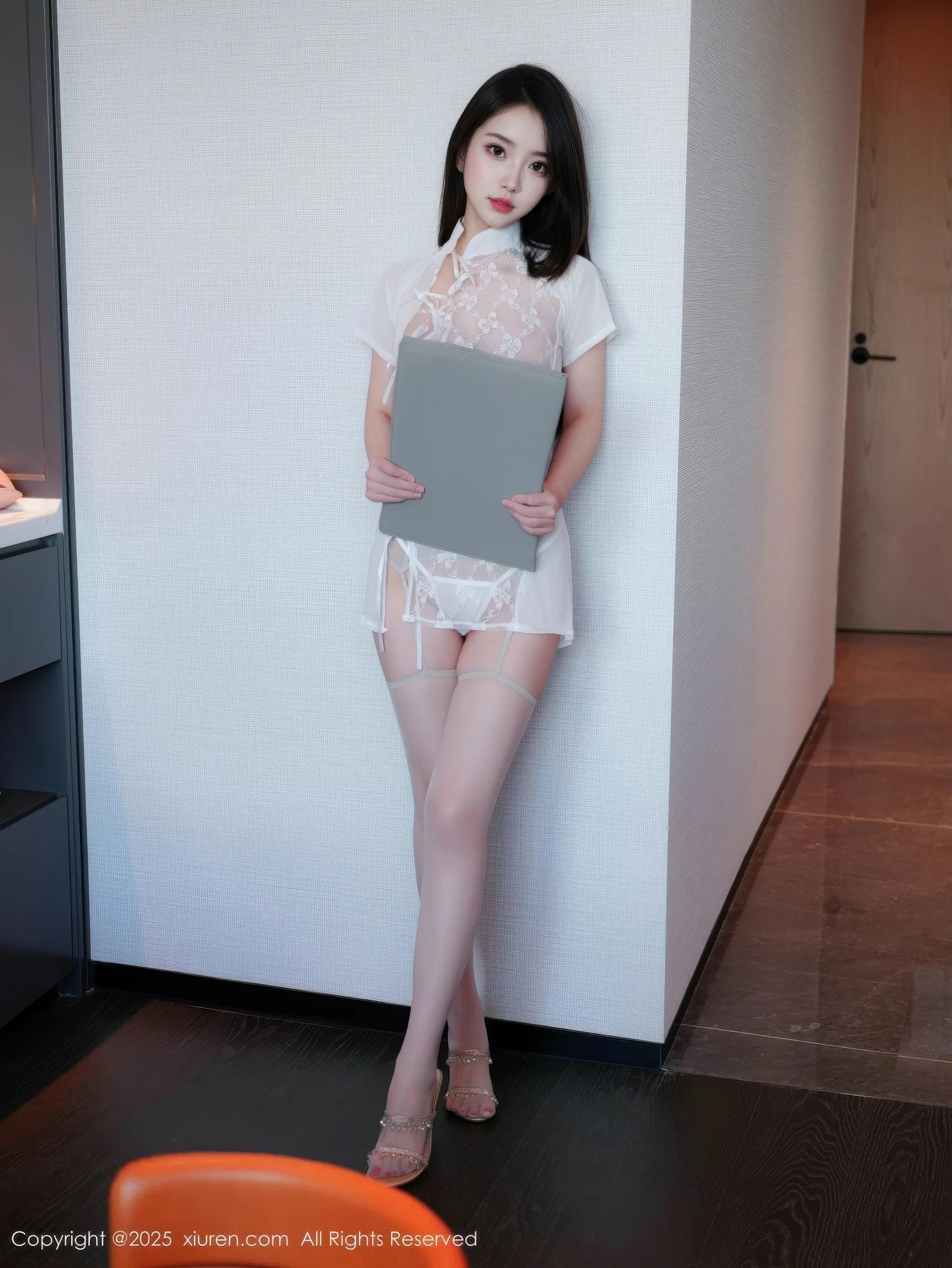   [XiuRen]高清写真图 2025.10.11 No.10854 烧烧小桃 苗条身材第5张图片