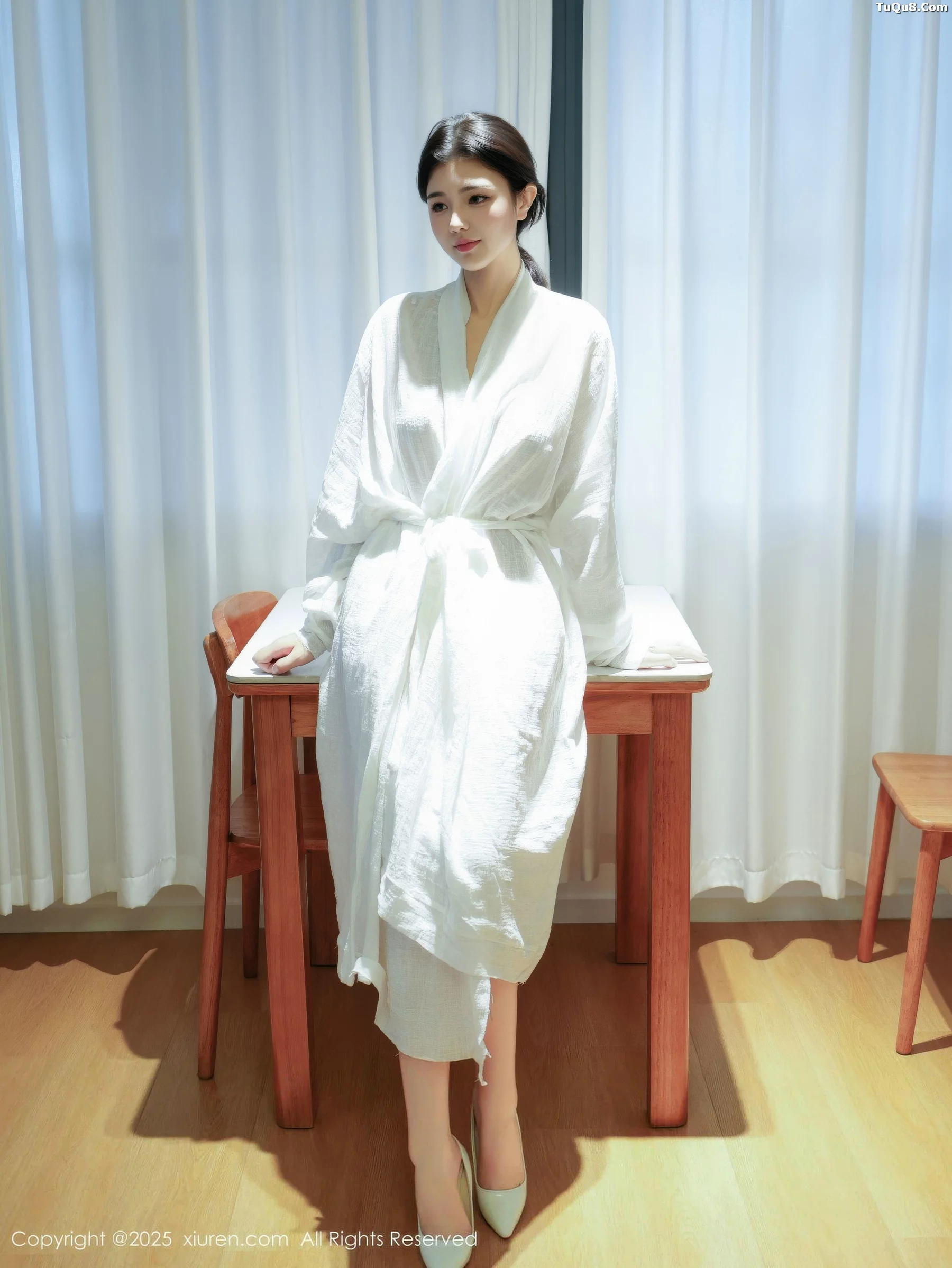 [XiuRen]高清写真图 2025.10.29 No.10920 林悦溪儿 白色浴袍-秀人网