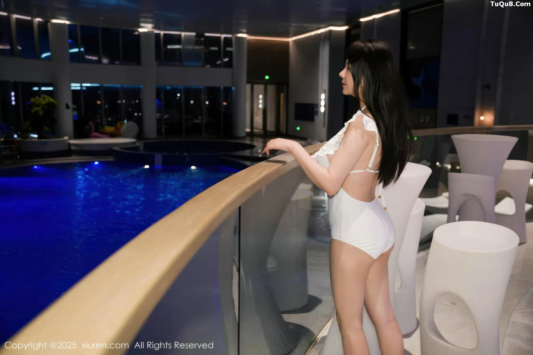   [XiuRen]高清写真图 2025.11.07 No.10959 软情 性感比基尼第8张图片