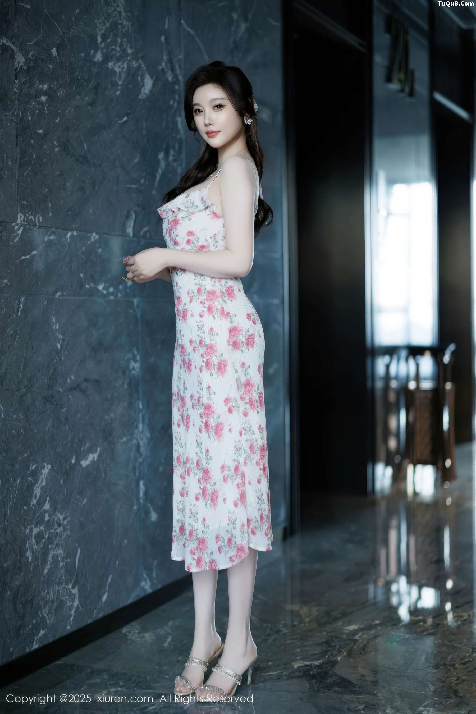 [XiuRen]高清写真图 2025.11.12 No.10977 CHENCHEN. 情趣内衣-套图网