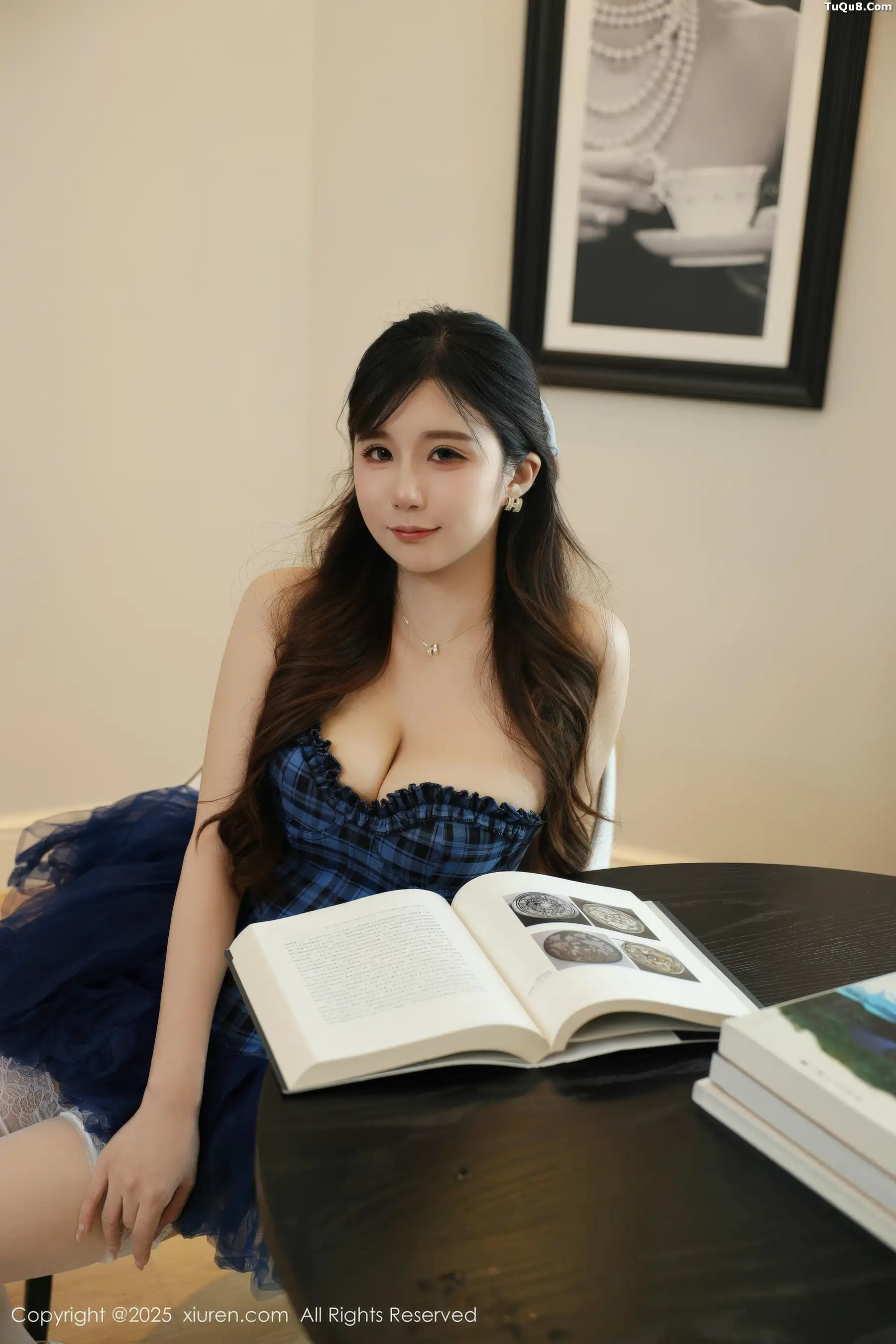   [XiuRen]高清写真图 2025.11.14 No.10990 小肉肉咪 情趣死库水第8张图片