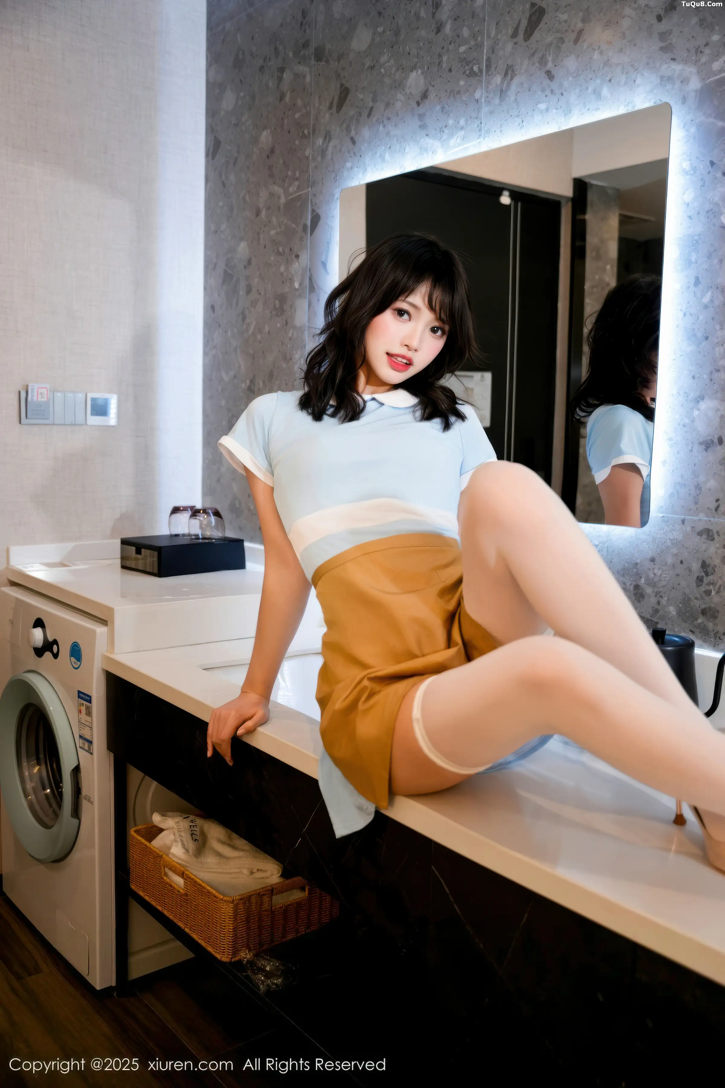   [XiuRen]高清写真图 2025.11.18 No.11000 小舒淇 白色丝袜第10张图片