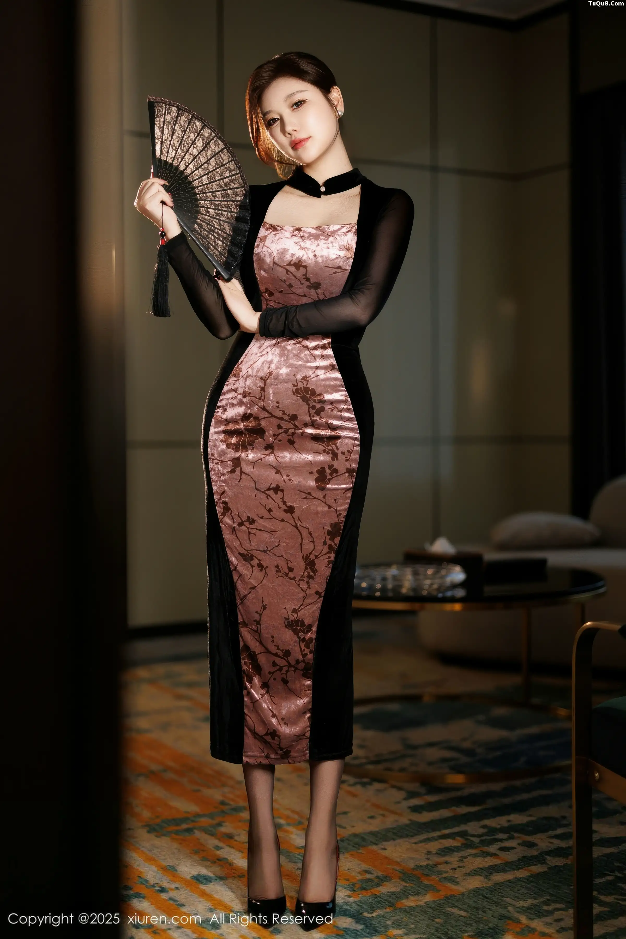 [XiuRen]高清写真图 2025.11.20 No.11013 CHENCHEN. 情趣内衣-秀人网