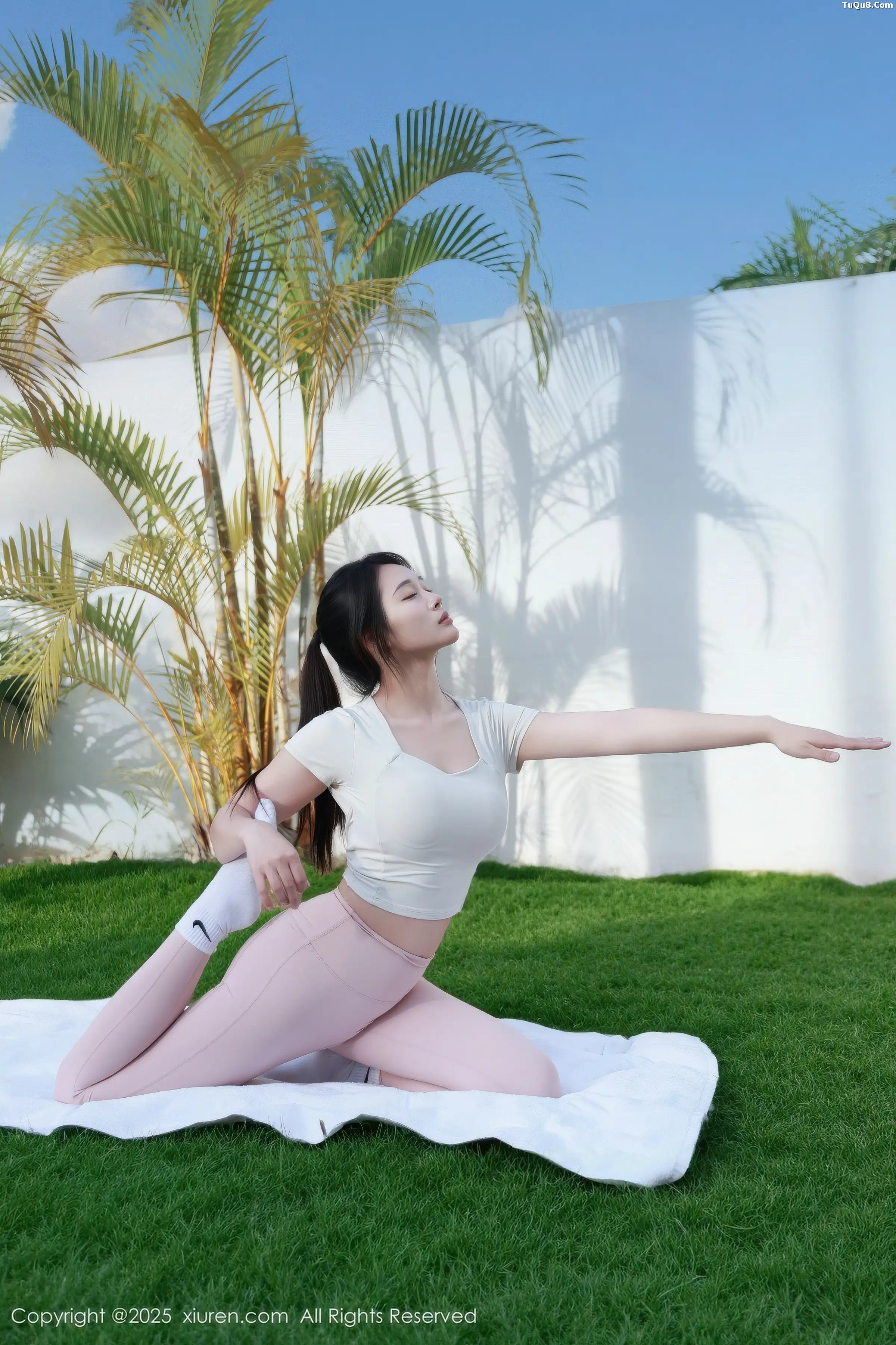   [XiuRen]高清写真图 2025.11.21 No.11018 南乔 无内灰丝第4张图片