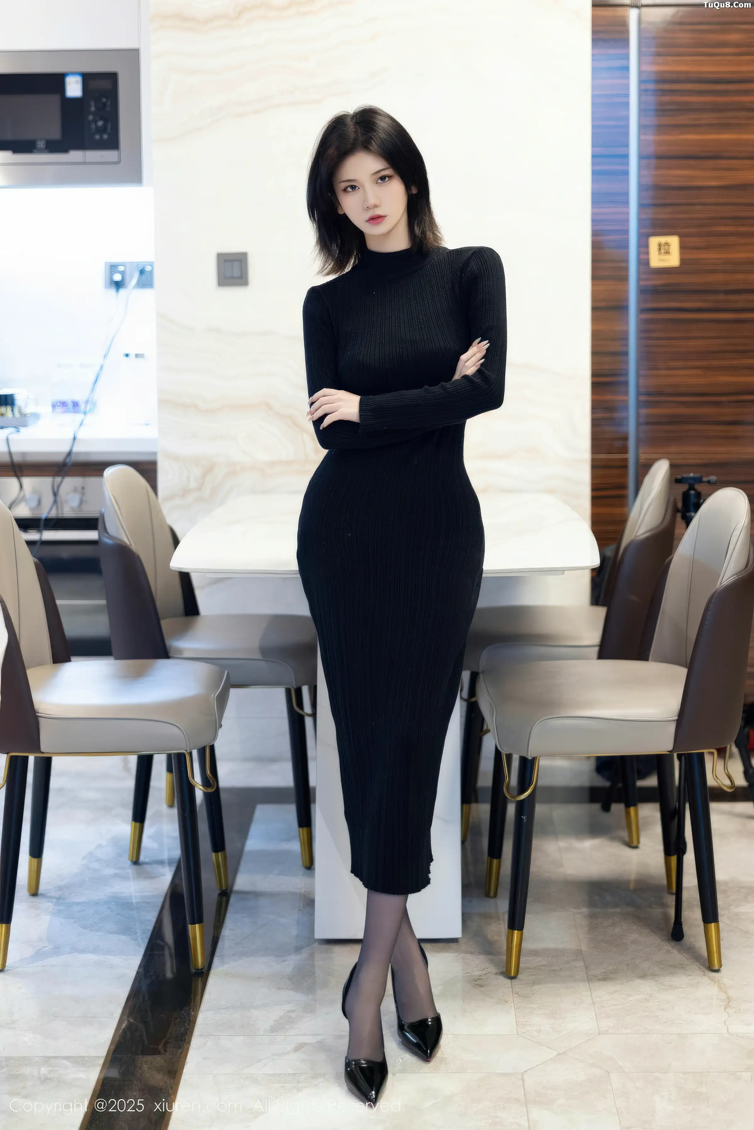 [XiuRen]高清写真图 2025.11.27 No.11036 赵语嫣Baby 魅惑黑丝-秀人网