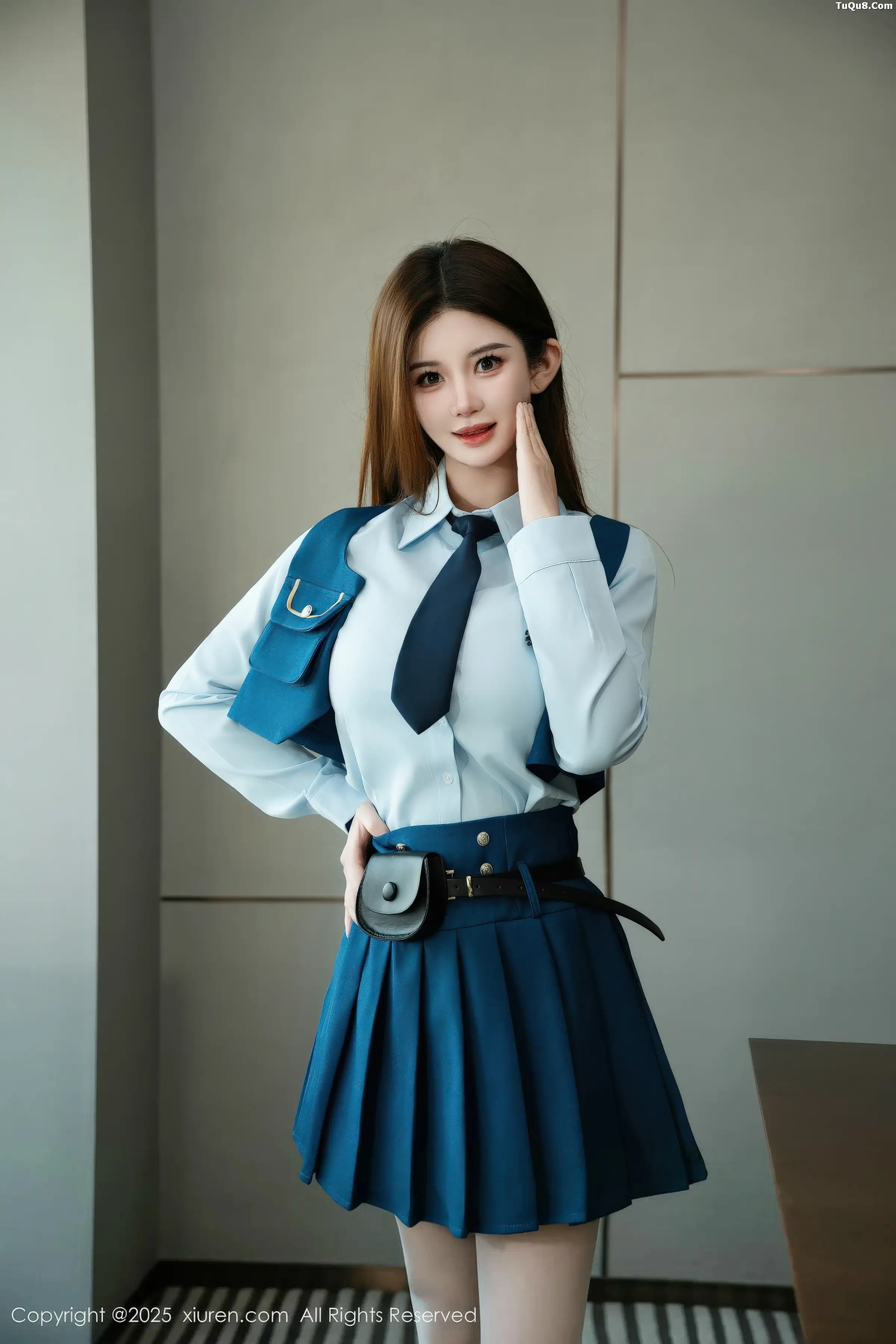   [XiuRen]高清写真图 2025.12.23 No.11141 苏甜橙子 JK制服第4张图片