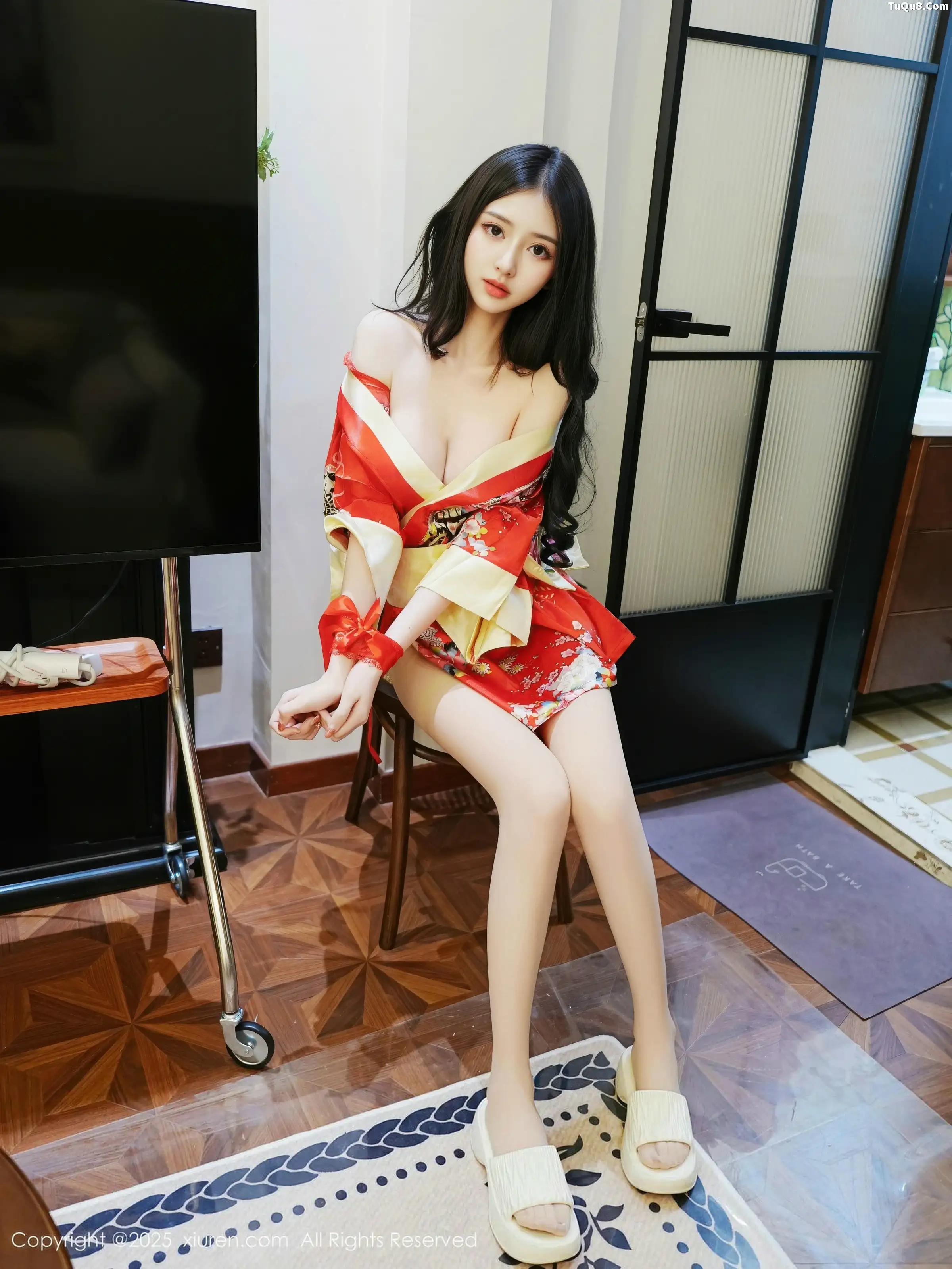   [XiuRen]高清写真图 2025.12.25 No.11155 白小蝶 超薄白丝第9张图片