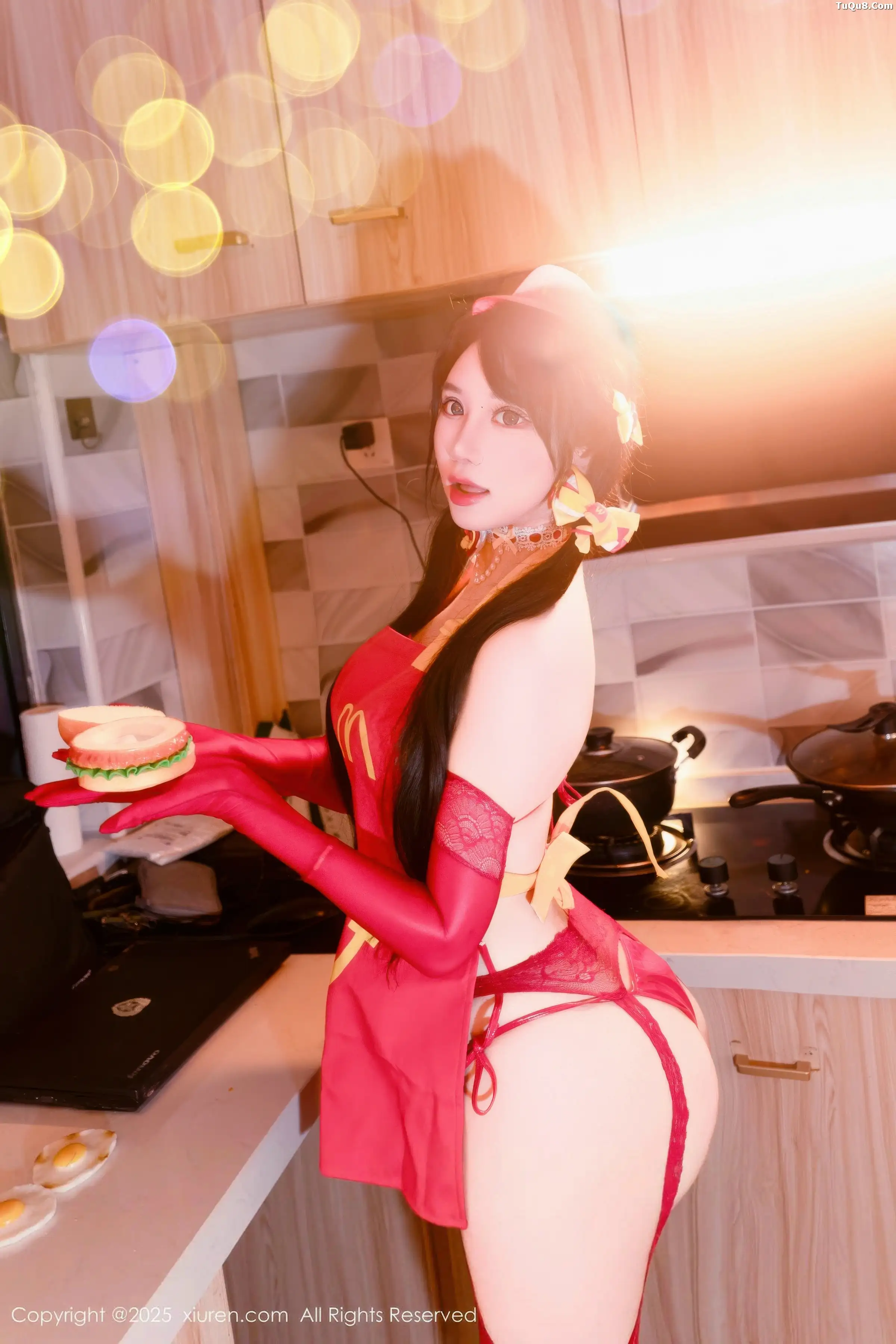   [XiuRen]高清写真图 2025.12.25 No.11154 汐汐爱吃草莓 红色情趣内衣第5张图片